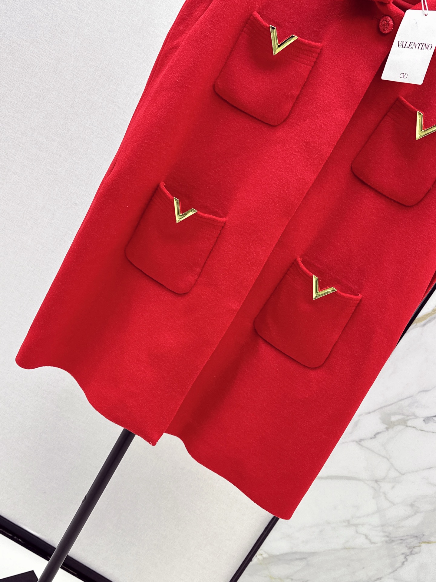 Valentino Red Wool Cape Coat with 'V' Detailing - Fall/Winter Collection 7 i1758109515308 709 0 5