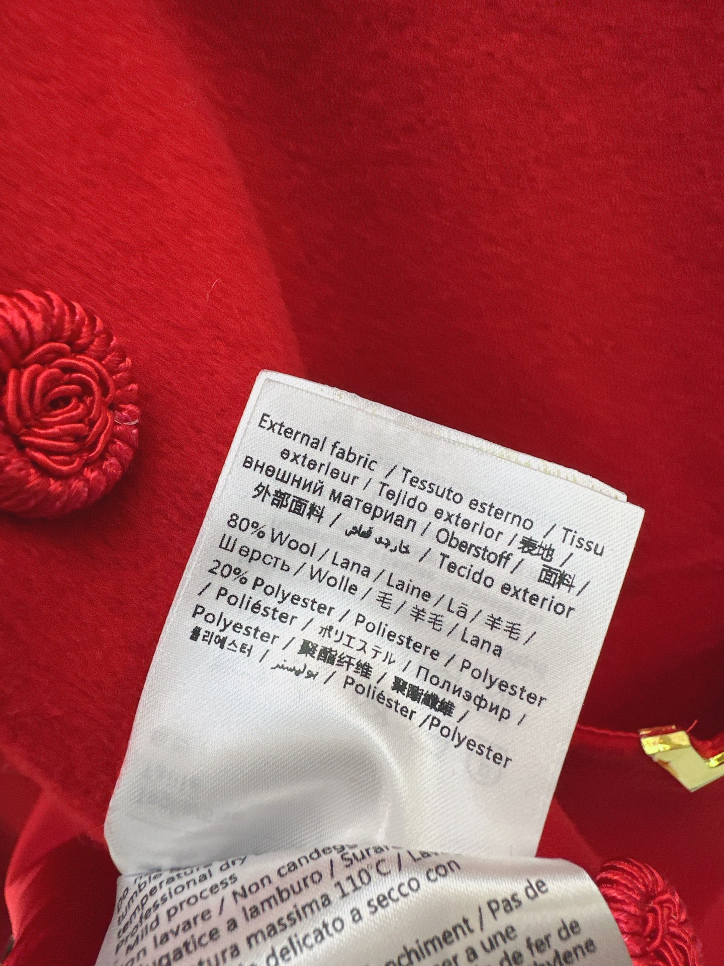 Valentino Red Wool Cape Coat with 'V' Detailing - Fall/Winter Collection 9 i1758109518374 6421 0 7