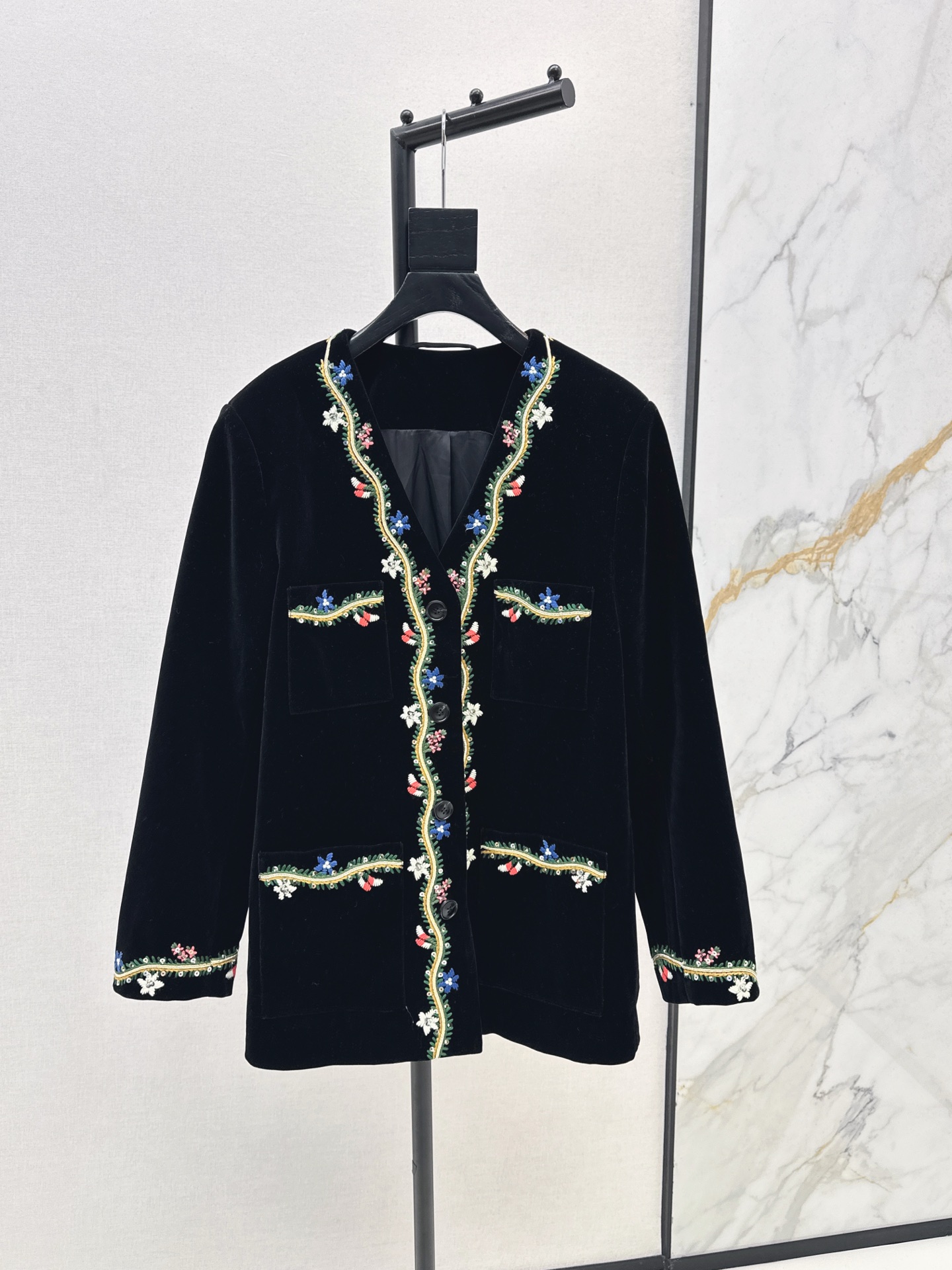 NO:544512,Fashionable design 25Ss - the latest heavy embroidery lace design suit jacket for autumn and winter, lace trim decoration + V-neck H-shaped tailoring, a proper temperament heroine, full of high-end sense, especially elegant. One color ready for sale sml,, jackets & coats, business suit, alexander wang19860909时髦设计 25Ss———秋冬最新款重工刺绣花边设计西装外套蕾丝花边镶边装饰+V领H版型剪裁 妥妥的气质女主 高级感满满 特别显气质 一色现货发售sml,,jackets & coats,business suit,alexander wang,Women's clothing