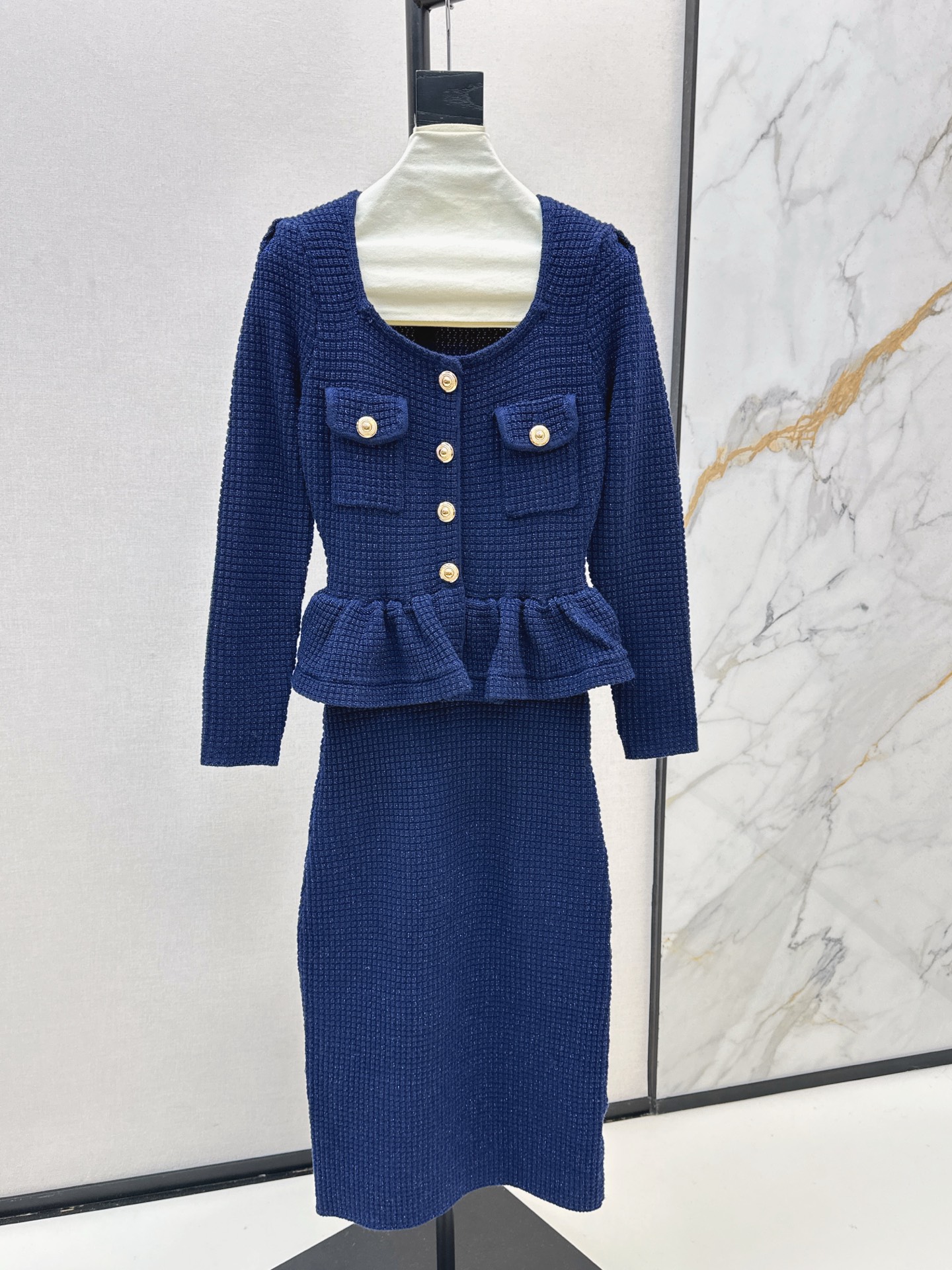 NO:544525,Exclusive first release SP 25Ss———The latest fake two-piece dress with autumn and winter, a slim and ladylike dress, really super gentle, can be worn in formal occasions or daily life, a glutinous and age-reducing feeling, special craft weaving, three-color spot sale sml, skirts, alexander wang19860909独家首发 SP 25Ss———秋冬最新款假两件做法包臀连衣裙 修身款淑女裙子 真的超温柔 正式场合或者日常都可以穿 粉糯糯的减龄感 特殊工艺织法 三色现货发售sml,,skirts,alexander wang,Women's clothing