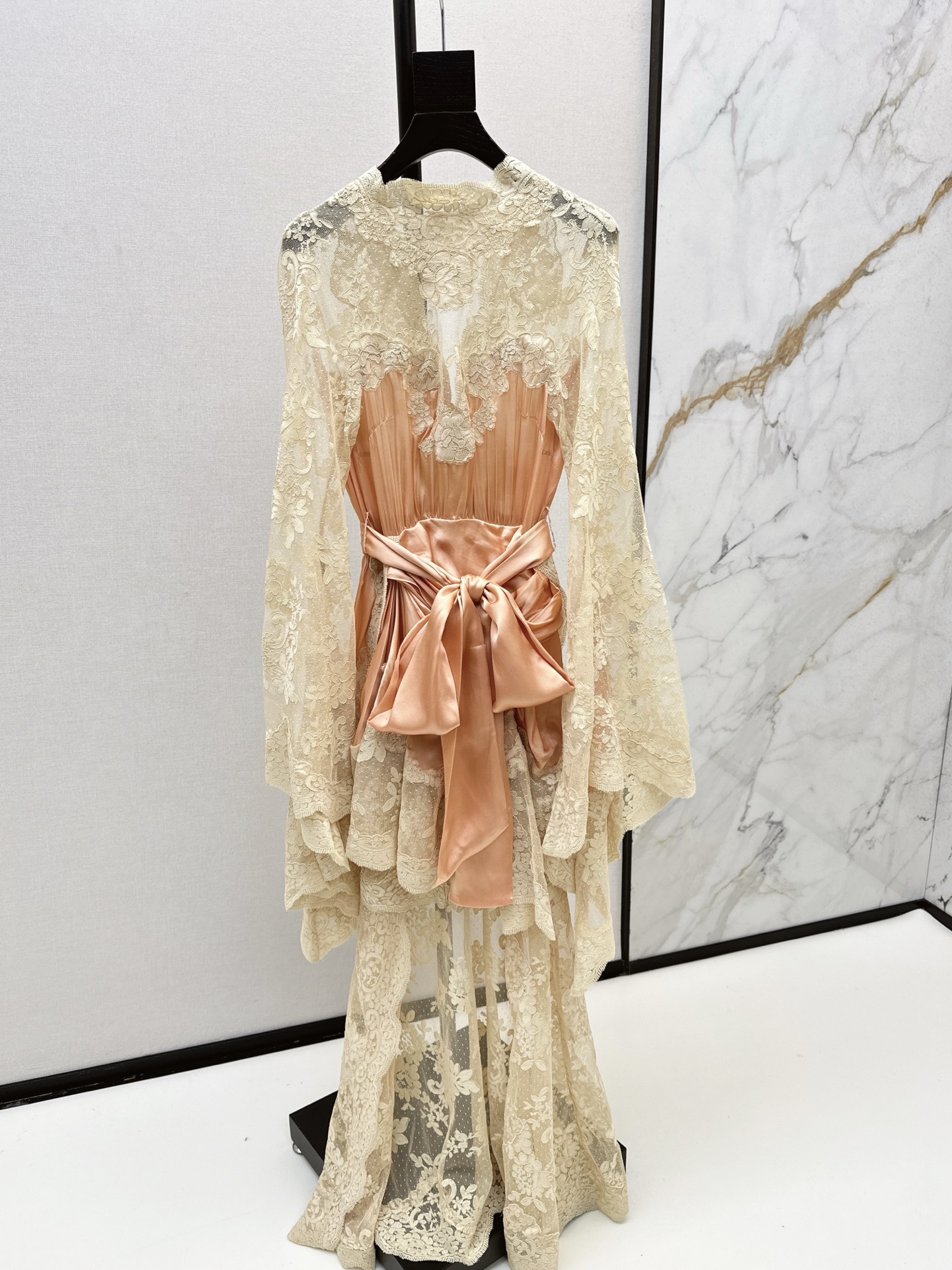 NO:548288,Exclusive first release Zimmen-M 25Ss————The latest vacation style spliced ​​lace dress in early autumn, elegant and fresh vacation style, elegant and elegant white and rich beauty essential items, 100% silk fabric, one-color spot on sale smlxl, skirts, real silk, alexander wang19860909独家首发 Zimmen-M 25Ss———早秋最新款度假风拼接蕾丝连衣裙淡雅清新的度假风气息 优雅浪漫优雅的白富美必备单品 百分百真丝面料 一色现货发售smlxl,,skirts,real silk,alexander wang,Women's clothing