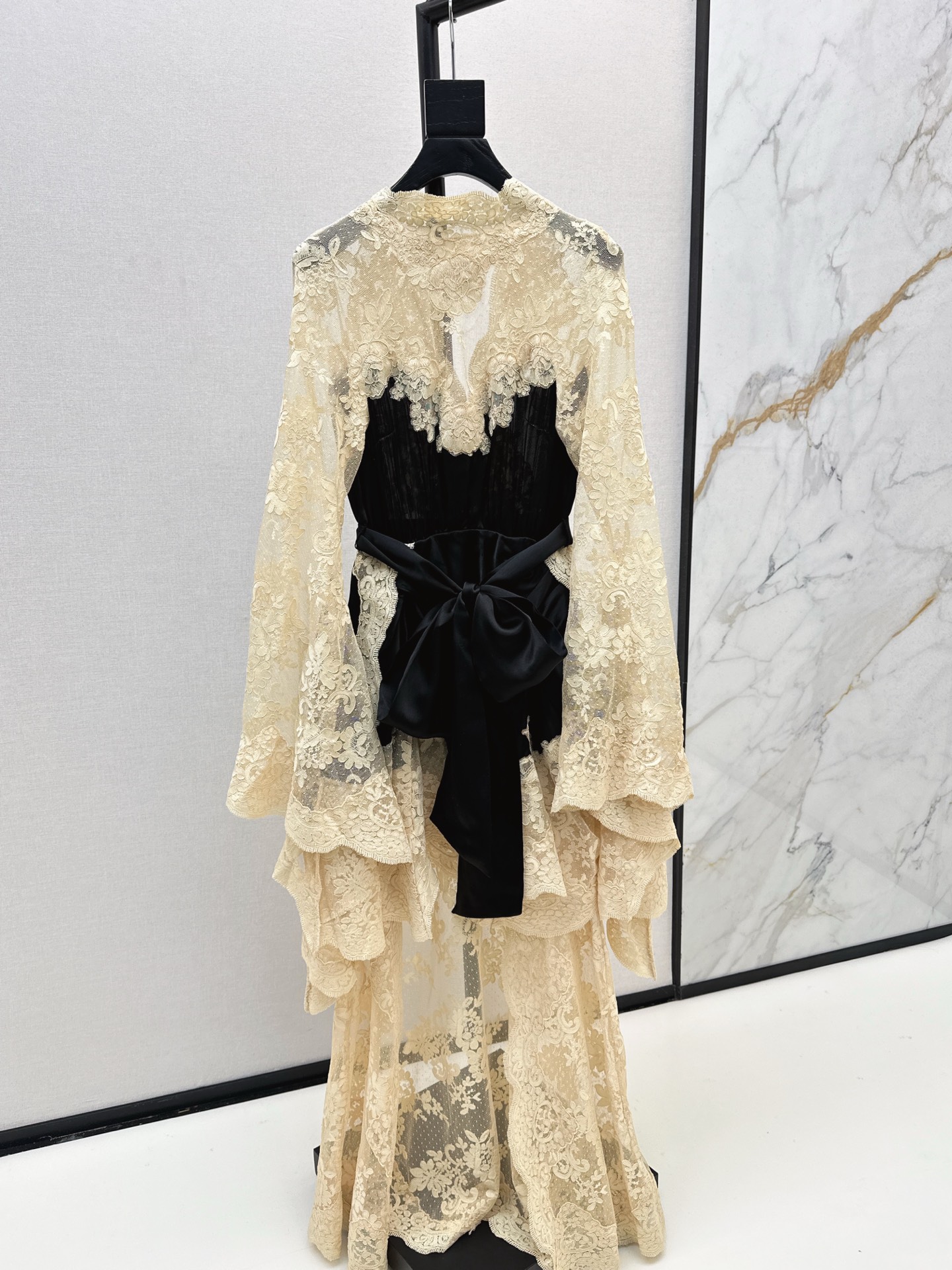 NO:550219,Exclusive first with dust bag Zimmen-M 25Ss————The latest vacation style spliced ​​lace dress in early autumn, elegant and fresh vacation style, elegant and elegant white and rich beauty essential items, 100% silk fabric, one-color spot on sale smlxl, skirts, real silk, alexander wang19860909配防尘袋独家首发 Zimmen-M 25Ss———早秋最新款度假风拼接蕾丝连衣裙淡雅清新的度假风气息 优雅浪漫优雅的白富美必备单品 百分百真丝面料 一色现货发售smlxl,,skirts,real silk,alexander wang,Women's clothing