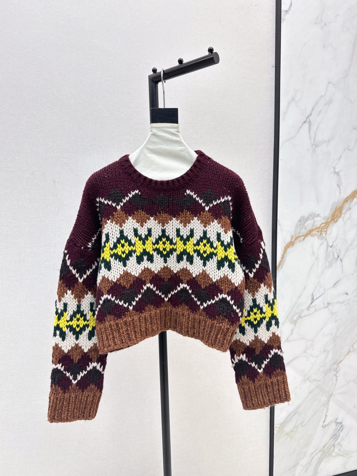 NO:550192,The same style of Pei Suzy Ce 25Ss———The latest retro round neck sweater with autumn and winter, British retro style, very old-fashioned flavor, short style, all figures can be used, single-wearing inner wear is OK, practical wear rate is full, fashionable feeling is full, all colors are available for sale in stock, sml, sweaters, alexander wang19860909裴秀智同款 Ce 25Ss————秋冬最新款复古图案圆领毛衣 英伦复古风 很有年代的味道 短款的版型 各种身材都可以驾驭 单穿内搭都OK 实穿率拉满 时髦感拉满 一色现货发售sml,,sweaters,alexander wang,Women's clothing