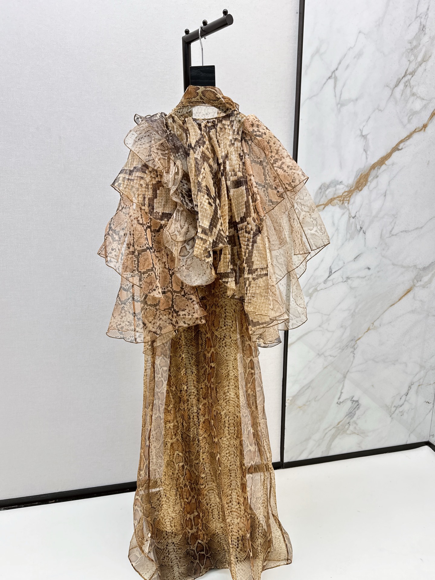 NO:563202,Exclusive first release of Zimmen-M 25Ss - the latest resort-style leopard print pattern dress in early autumn, elegant and fresh resort style elegant pattern print, romantic and elegant white and rich beauty must-have item, silk fabric, one color ready for sale smlxl,,skirts,real silk,alexander wang19860909独家首发 Zimmen-M 25Ss———早秋最新款度假风豹纹印花图案连衣裙淡雅清新的度假风气息 优雅图案印花浪漫优雅的白富美必备单品 真丝面料 一色现货发售smlxl,,skirts,real silk,alexander wang,Women's clothing