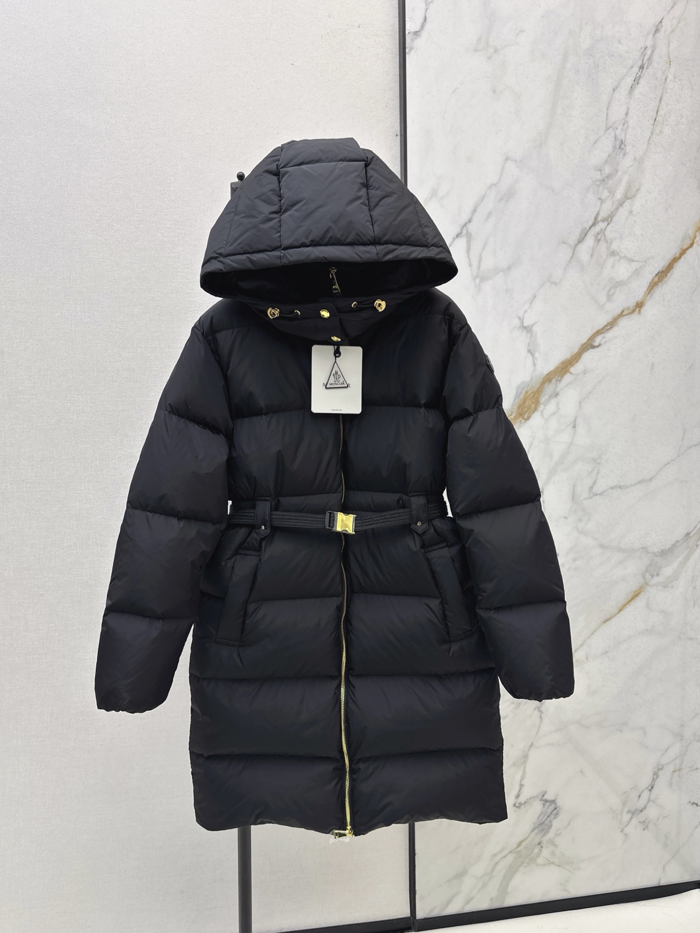 Moncler Dames Gewatteerde Winterjas met Capuchon en Ceintuur - Zwart