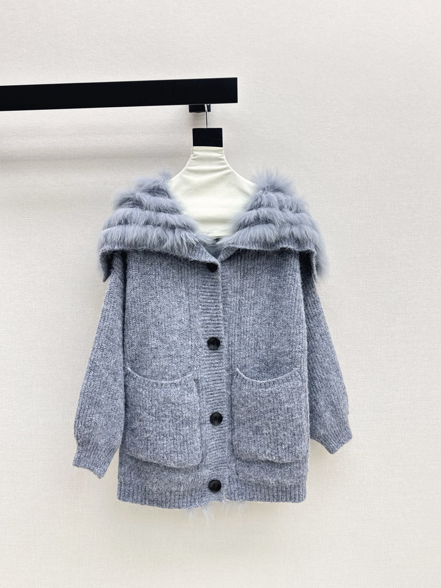 Cardigan mi-long en maille avec col en fourrure de renard pour femme