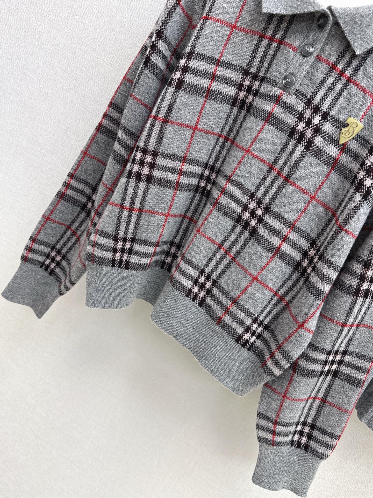 Burberry Women's Plaid Polo Top and Pleated Skirt Set - Timeless Elegance 6 i1761137752011 4252 0 4