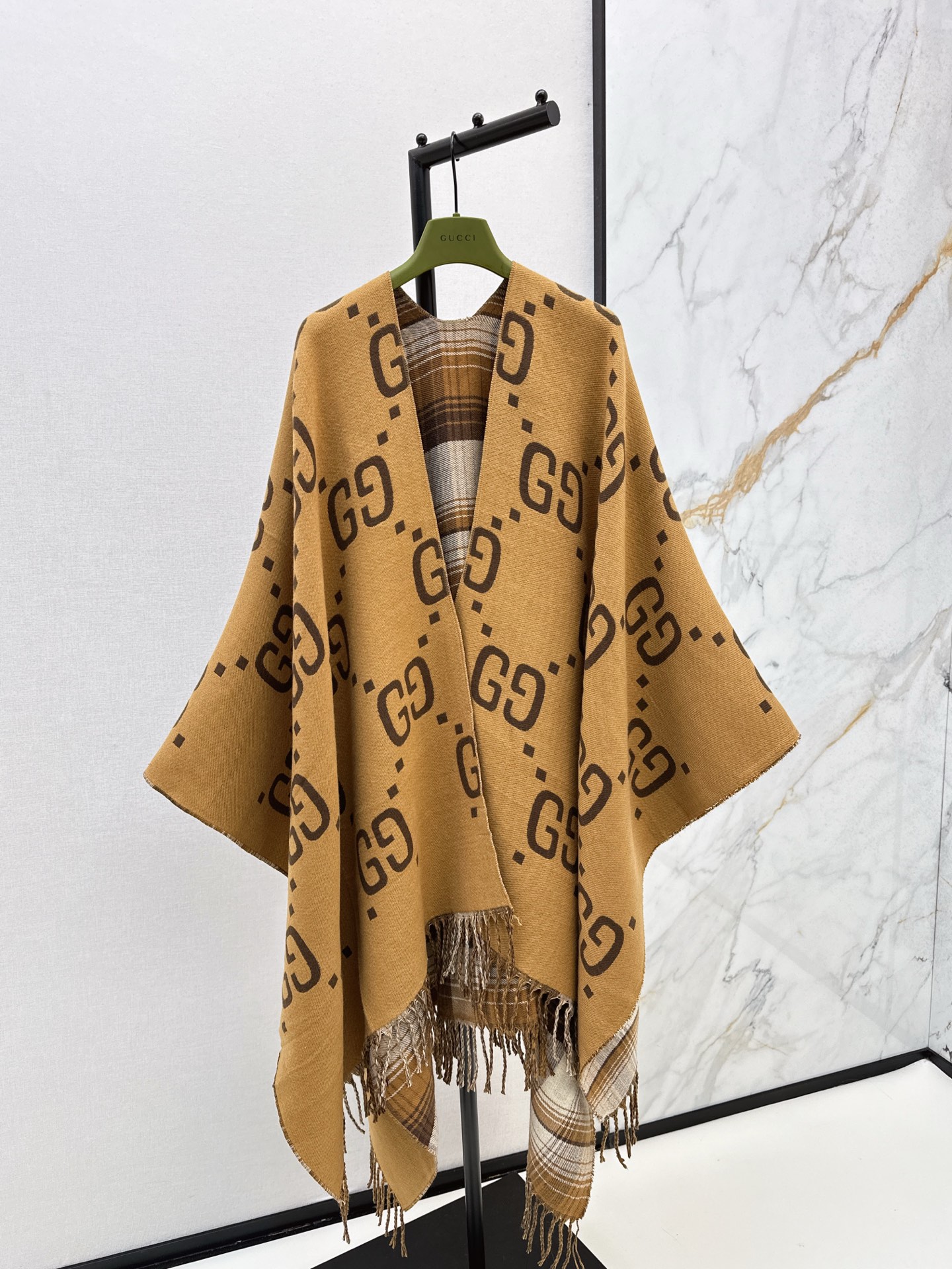 Gucci Wool Cape Shawl with GG Pattern - Elegant and Luxurious
