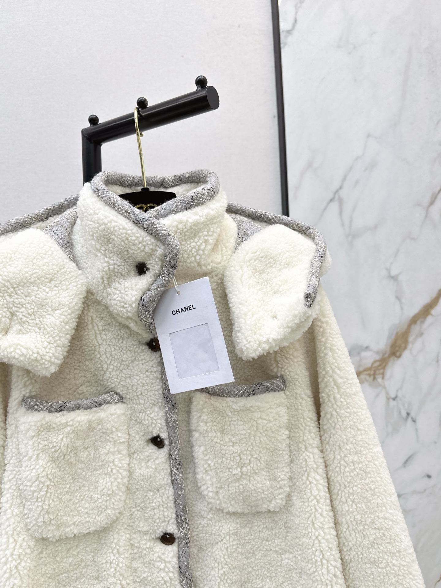 Chanel 25SS Teddy Fleece Hooded Coat - Warm, Stylish, and Eco-Friendly 7 i1761139866244 7742 0 5