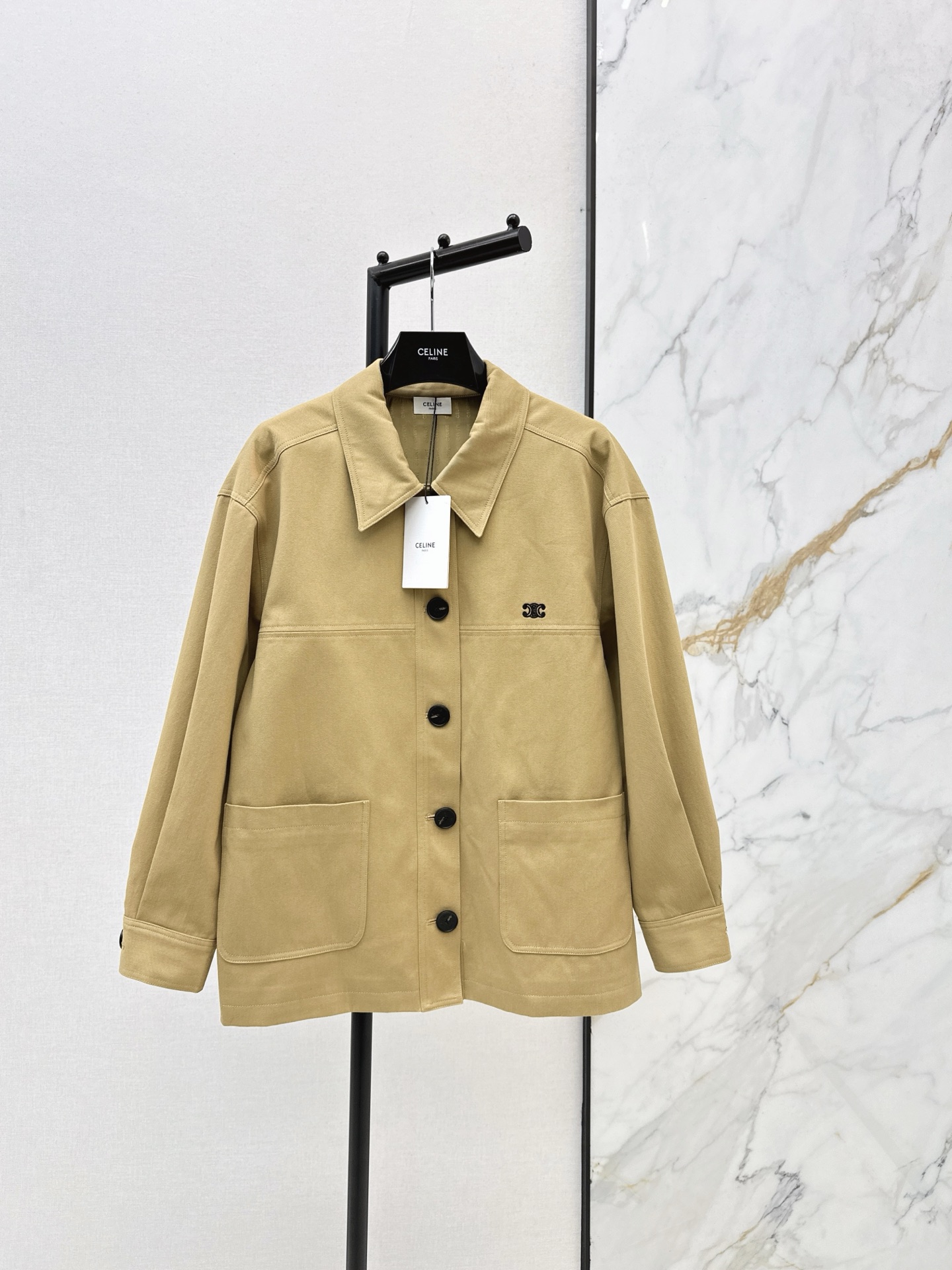 NO:606263,Ce 25Ss————The latest autumn and winter style loose jacket decorated with Arc de Triomphe embroidery. Classic and elegant. The upper body is casual and lazy. Effortless dressing style. Fashionable and easy to get. The mid-length style is the least picky. Two colors are available in stock. sml,,jackets & coats,alexander wang19860909Ce 25Ss————秋冬最新款凯旋门刺绣装饰宽松外套 经典大气 上身随性慵懒 不费力的穿搭风格 时髦感轻松Get 中长款最不挑人 两色现货发售sml,,jackets & coats,alexander wang,Women's clothing