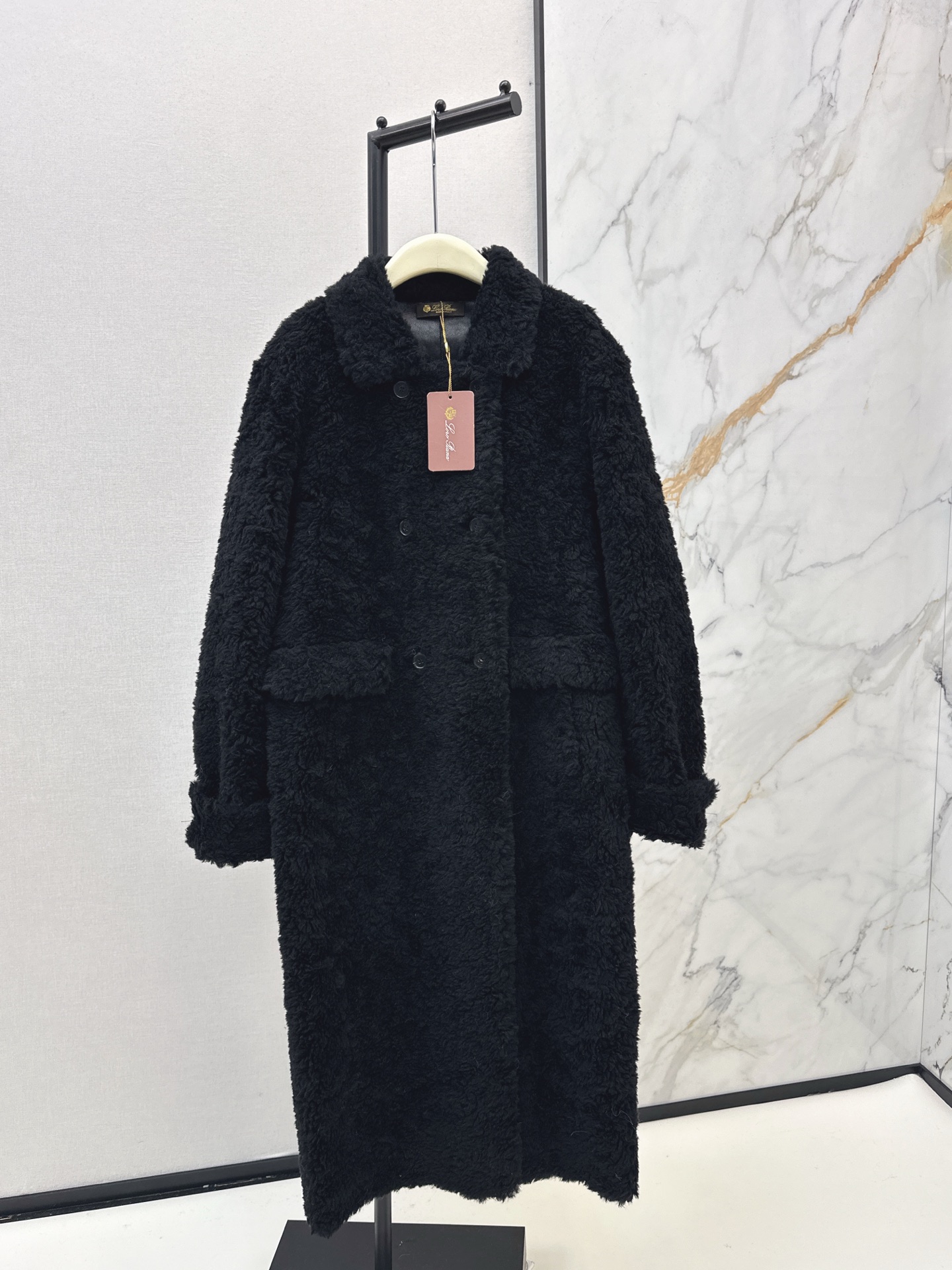 NO:609872,Bonus points for warmth LP 45Ss - the latest sheep curly long silhouette jacket in autumn and winter H profile design Fashionable casual style Silhouette and moderate loose fit Easily show off the height and hide the flesh Visually rich Simple and elegant A very high-end visual sense Available in three colors SM Two sizes (M size bust 106, length 117), loro piana, jackets & coats, alexander wang19860909温暖加分 LP 45Ss———秋冬最新款羊卷毛长款廓形外套H廓形设计 时髦休闲风 廓而有度的松量版型 轻松显高藏肉 视觉感很丰富 简约大方 一整很高级的即视感 三色现货发售sm 两个码（M码胸围106 衣长117）,,loro piana,jackets & coats,alexander wang,Women's clothing