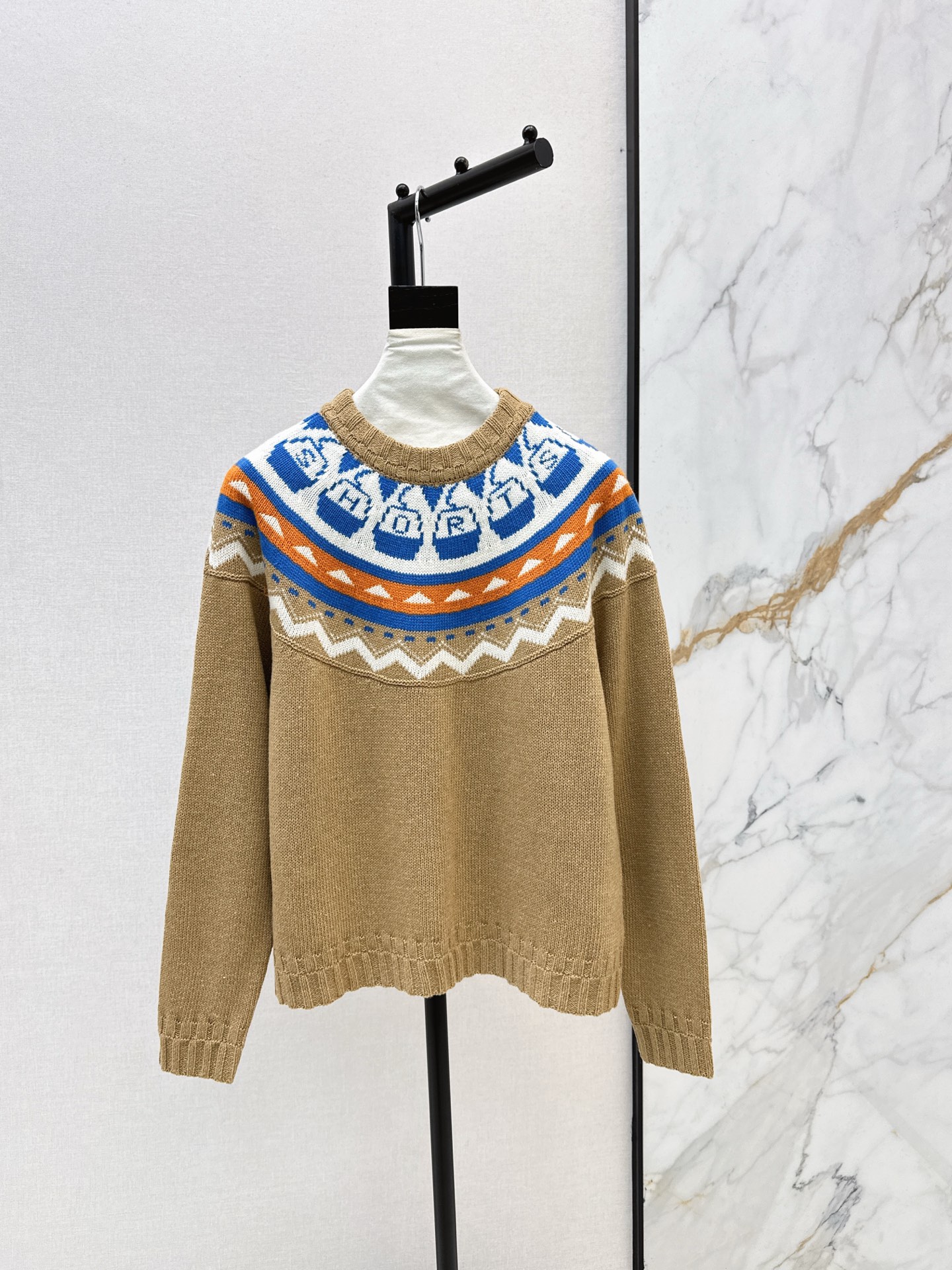 NO:625993,Fashionable design 25Ss————The latest small cable car woven pattern Fair Isle sweater wool fabric for autumn and winter. Soft and warm. Super comfortable to wear in winter. Classic Fair Isle pattern + cable car elements. Colorful and full of vitality. Two colors available for sale sml,,sweaters,alexander wang19860909时髦设计 25Ss————秋冬最新款小缆车提织图案费尔岛毛衣羊毛面料 柔软又保暖 冬天穿超舒服 经典费尔岛图案+缆车元素 色彩鲜艳活力满满 两色现货发售sml,,sweaters,alexander wang,Women's clothing