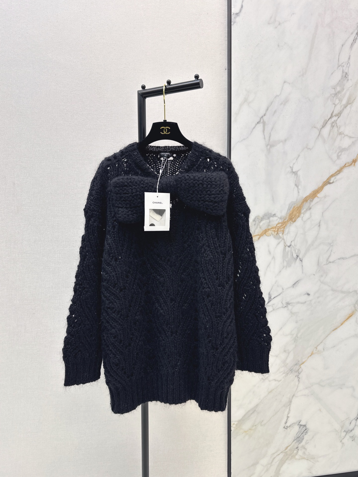 NO:658459,Playful Coco Girl C Home 25Ss————The latest bow-knot element mohair knitted sweater dress in autumn and winter. Macaron is tender green and super white. Imported blended yarn has a delicate and soft texture. The bow three-dimensional embellishment is exquisite and cute. White and rich beauty must be a must-have. The French palace style can be sweet or salty. The upper body is huge and slimming. Two colors are on sale in stock sml,,chanel,skirts,sweaters,alexander wang19860909俏皮Coco女孩 C家 25Ss————秋冬最新款蝴蝶结元素马海毛针织毛衣裙马卡龙嫩绿色超显白进口混纺纱线质感细腻柔软 蝴蝶结立体点缀精致可爱 白富美必入神器 法式宫廷风气质可甜可盐 版型上身巨显瘦 两色现货发售sml,,chanel,skirts,sweaters,alexander wang,Women's clothing