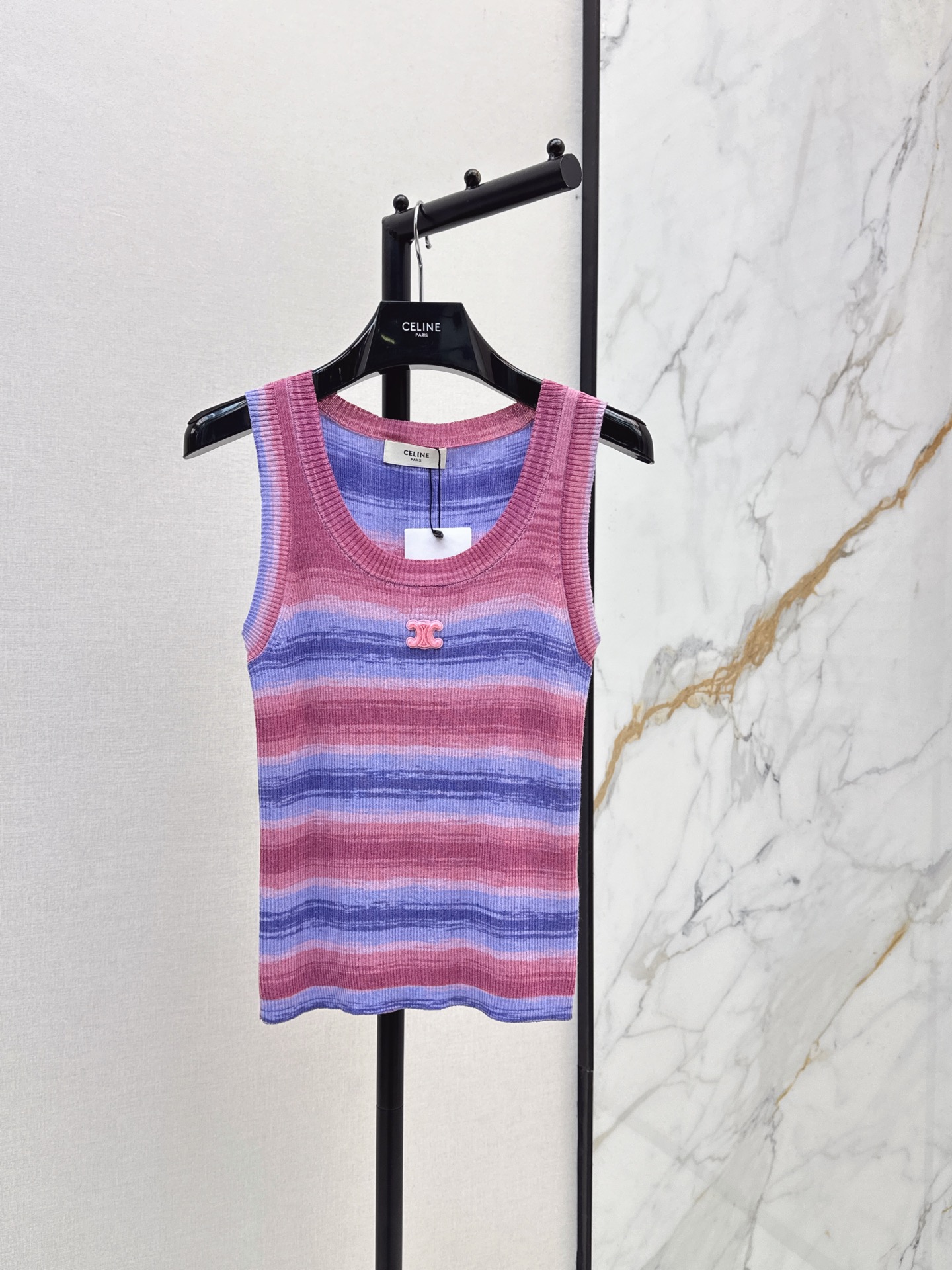 NO:862872,Ce 26Ss————The latest striped knitted vest for spring and summer. Linen blended Tencel is cool and comfortable. Customized logo. Gradient stripes are fresh and fashionable. It can be easily controlled for daily life or vacation. It is tailored to fit the body shape. It is OK to wear alone or as an inner layer. It is easy to get the summer atmosphere. Two colors are available for sale sml,,19860909Ce 26Ss————春夏最新款条纹针织背心亚麻混纺天丝冰凉舒适 定制logo标志 渐变条纹清新又时髦 日常或度假都能轻松驾驭 剪裁贴合身形 单穿or内搭都很OK 轻松get夏日氛围感 两色现货发售sml,,,Women's clothing