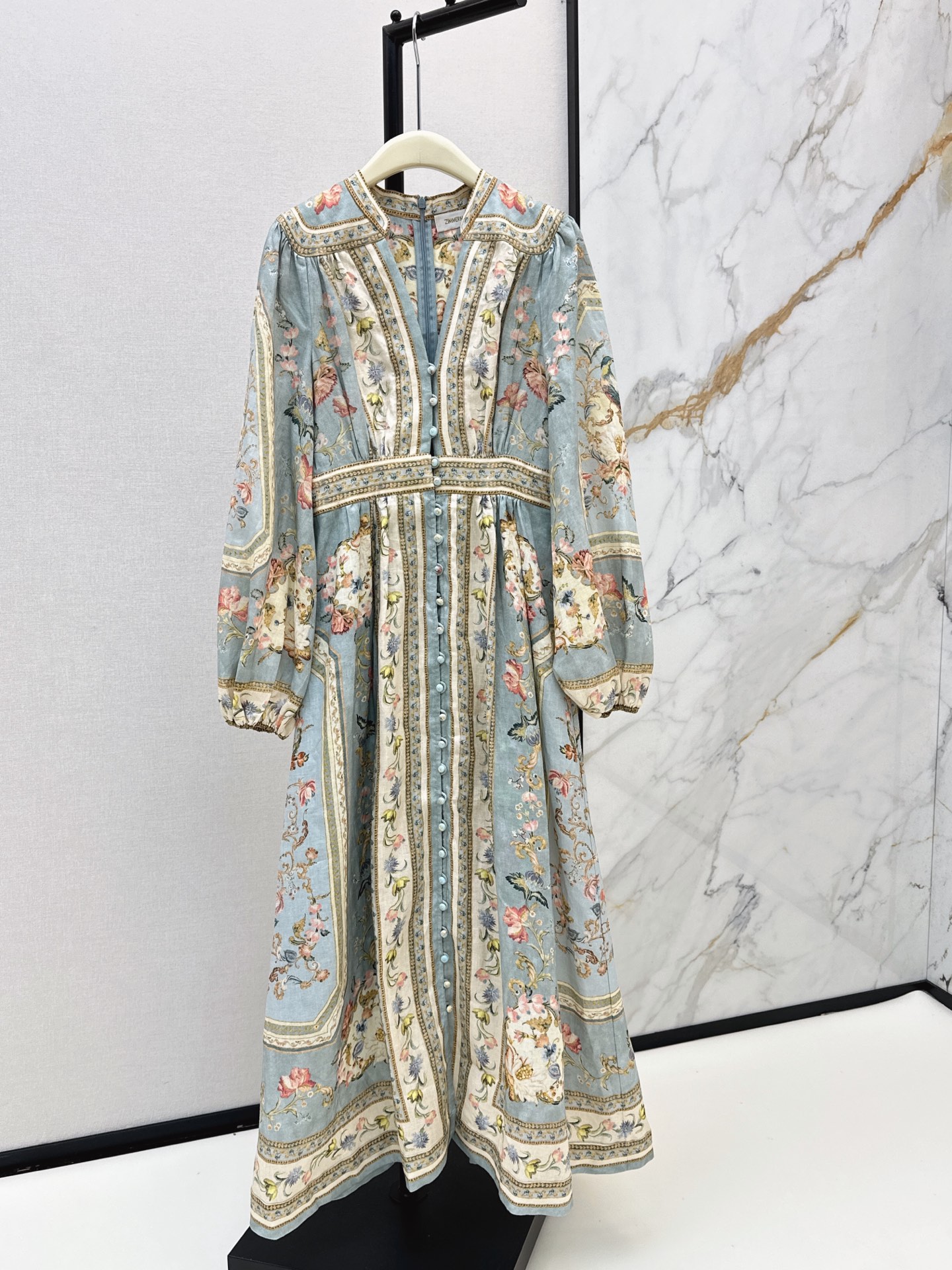 NO:870646,Exclusive first release of Zimmen-M 26Ss - the latest spring and summer long holiday-style printed dress with an elegant and fresh resort-style atmosphere. Elegant pattern printing, a romantic and elegant white and rich beauty must-have item. 100% linen fabric. One color ready for sale smlxl,,skirts,19860909独家首发 Zimmen-M 26Ss———春夏最新款度假风长款印花连衣裙淡雅清新的度假风气息 优雅图案印花浪漫优雅的白富美必备单品 百分百亚麻面料 一色现货发售smlxl,,skirts,,Women's clothing