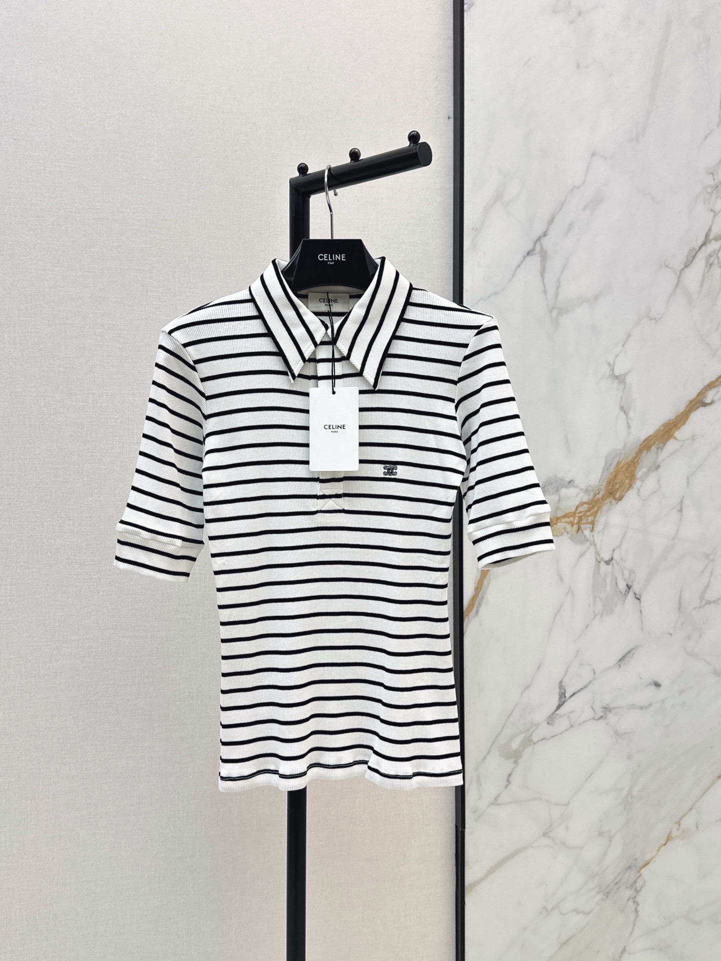 NO:874330,Ce 26Ss————The latest black and white striped Polo sweater for spring and summer. The soft stretch cotton fabric is comfortable and breathable. Custom-woven high-quality stretch rib cotton fabric. The black and white pinstripes are full of details and are visually invincible and slimming. Soft and waxy. Super comfortable. Rich elasticity, comfort and no restraint. Very easy to wear. One color ready for sale sml,,19860909Ce 26Ss————春夏最新款黑白条纹Polo针织衫轻柔弹力棉质面料舒适又透气 定织的高品质弹力罗纹棉质面料 黑白细条纹满满细节感视觉上也无敌显瘦 软软糯糯超级舒服 丰富弹性舒适无束缚非常好穿 一色现货发售sml,,,Women's clothing