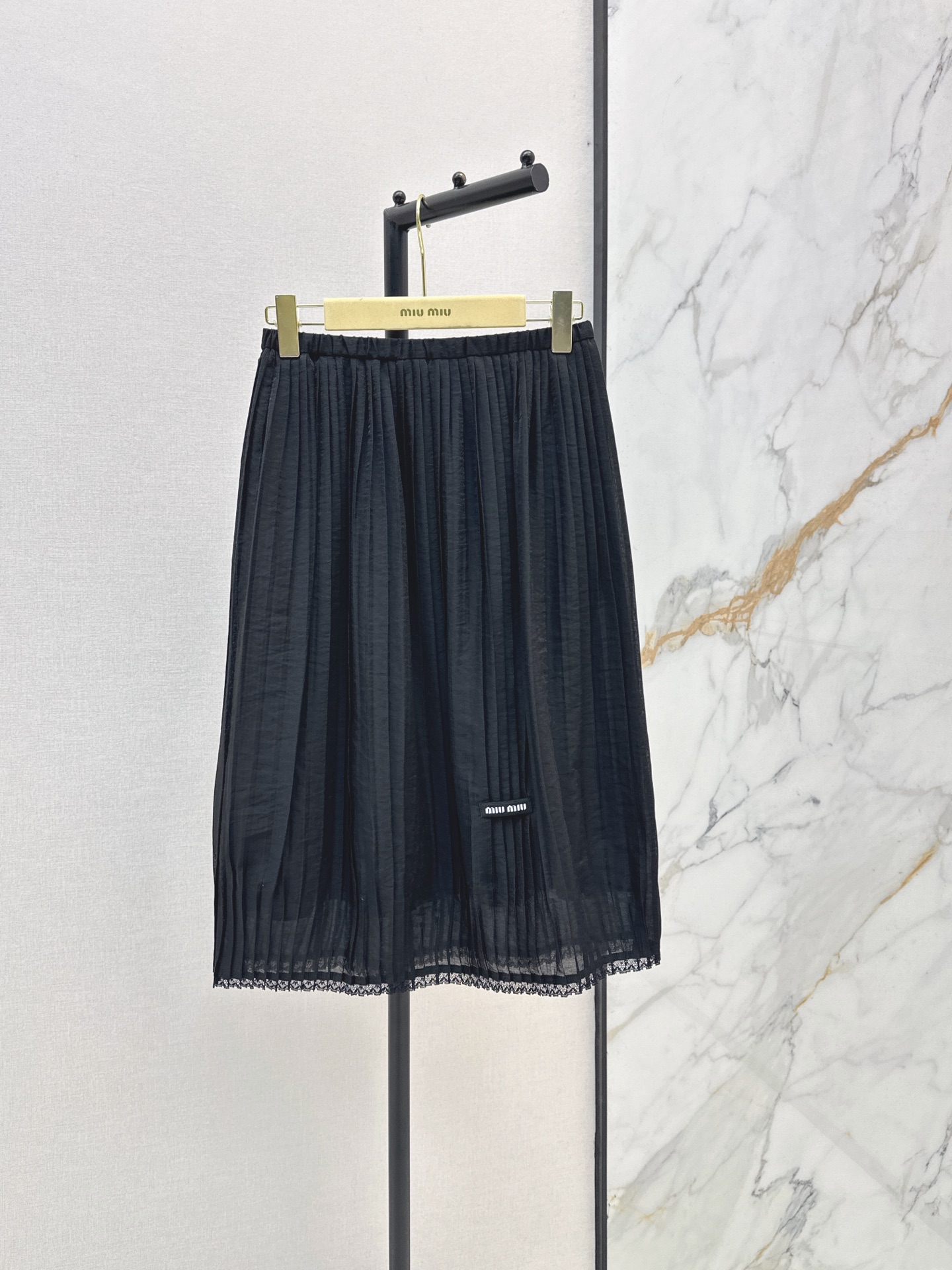 NO:875686,Miu 26Ss————The latest spring and summer style pleated skirt for age-reducing Miu style. Full of texture and elegant design. It is OK for daily OL. A fashion with unique charm. Two colors available for sale sml,,miumiu,skirts,19860909Miu 26Ss————春夏最新款减龄缪系穿搭百褶半裙 质感十足 优雅气质设计 日常OL都OK 一款具有独特魅力的时尚 两色现货发售sml,,miumiu,skirts,,Women's clothing