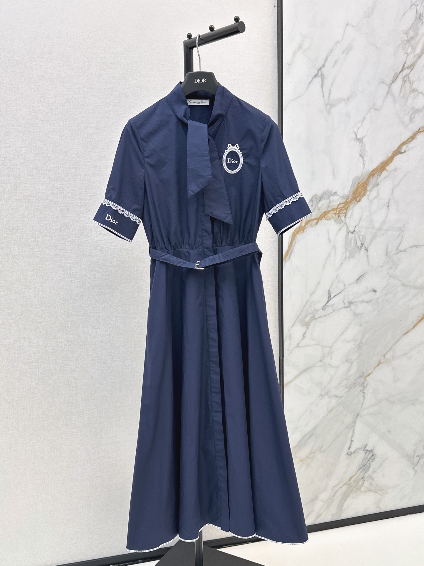 NO:876881,CD 26Ss————The latest spring and summer exquisite embroidered long dress has a super western style. The upper body is casually high-end and effortlessly fashionable. The overall style is simple and elegant. The silhouette is comfortable to wear. It is intellectual and atmospheric. It creates a cool and high-end feeling. One color ready for sale sml,,skirts,19860909CD 26Ss————春夏最新款精致刺绣长款连衣裙版型超洋气 上身就一整个不经意的高级 毫不费力的时髦 整体简约大方 廓形穿着舒适 知性大气 打造飒爽高级感 一色现货发售sml,,skirts,,Women's clothing