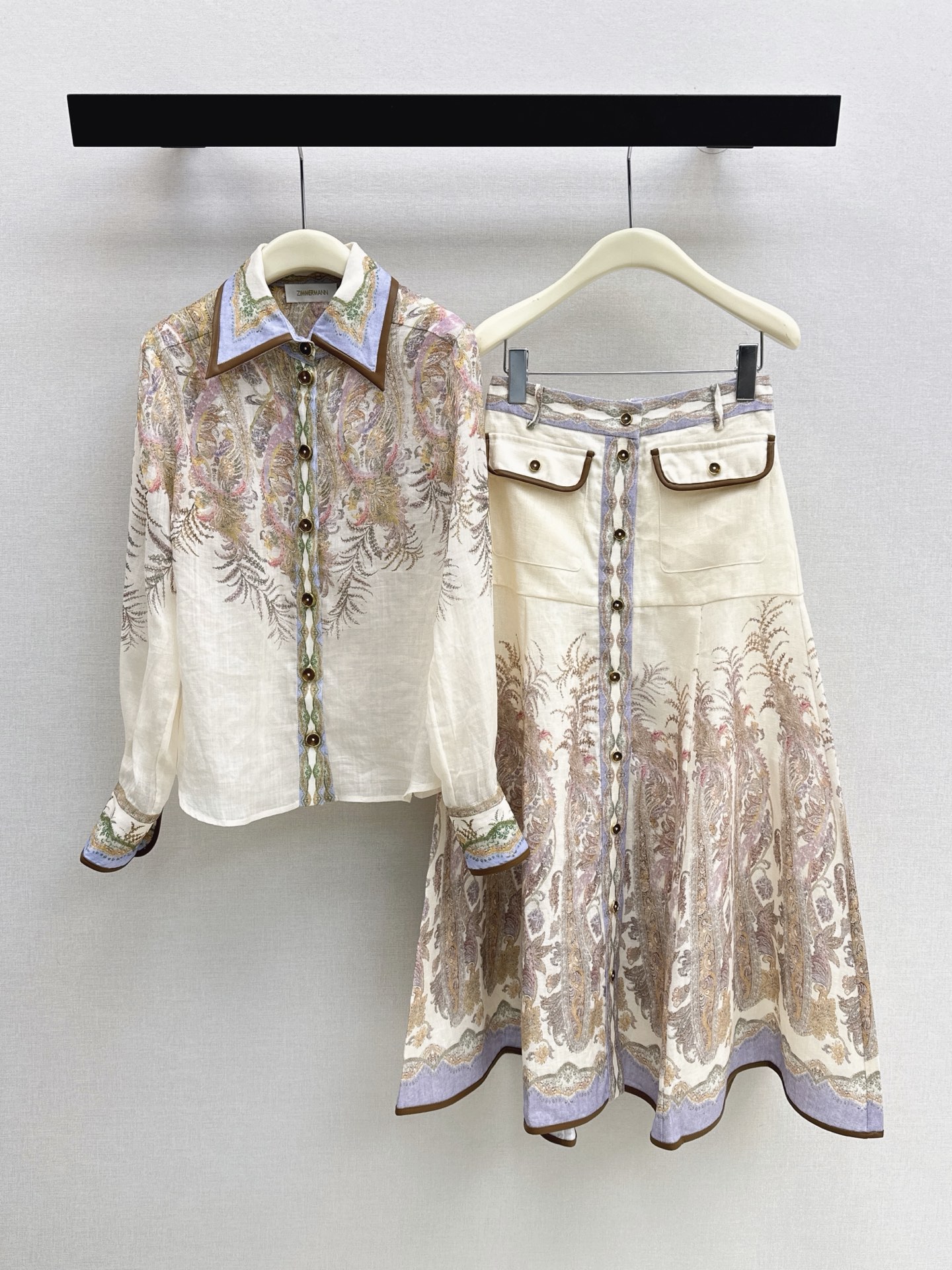 NO:876760,Zim 26Ss - the latest early spring vacation series romantic suit printed shirt + skirt, palace style, age-reducing girl style, beautiful upper body, fairy-like and elegant white and rich beauty must-have items, one color ready for sale smlxl,,skirts,shirts,19860909Zim 26Ss———早春最新款度假系列浪漫套装印花衬衫+半裙 宫廷风减龄少女风 上身美的不要不要的 仙气优雅的白富美必备单品 一色现货发售smlxl,,skirts,shirts,,Women's clothing