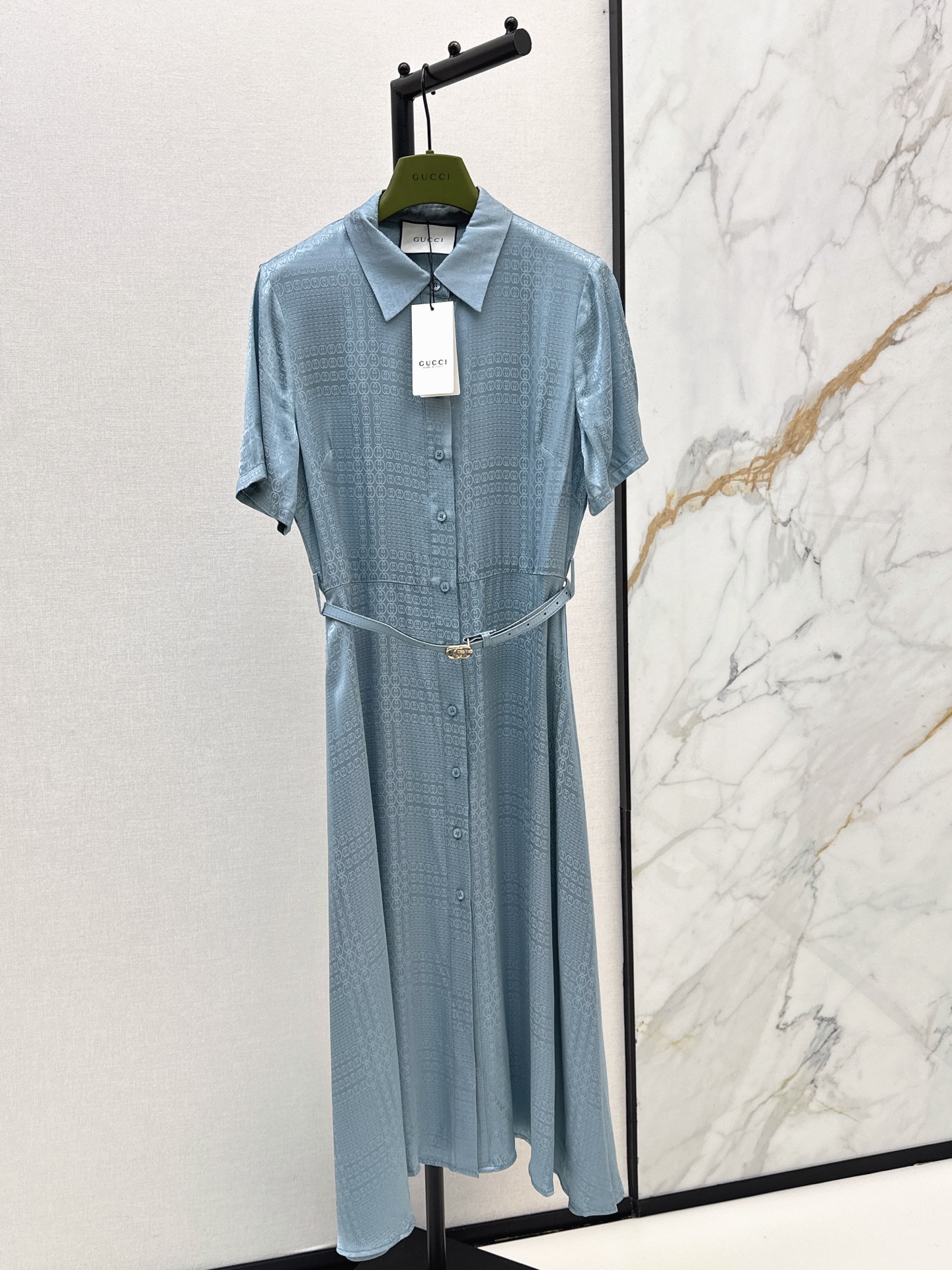 NO:877646,Gu 26Ss————The latest spring and summer jacquard long dress. The silky fabric has a good drape. Retro and fashionable. It has a low-key temperament and is luxurious and high-end. The version is versatile and not picky. Customized jacquard fabric. Two colors are available in stock. sml,,skirts,19860909Gu 26Ss————春夏最新款提花长款连衣裙 丝滑面料垂坠感很好 复古时髦 低调气质又奢华高级 版型百搭不挑人 定制提花面料 两色现货发售sml,,skirts,,Women's clothing