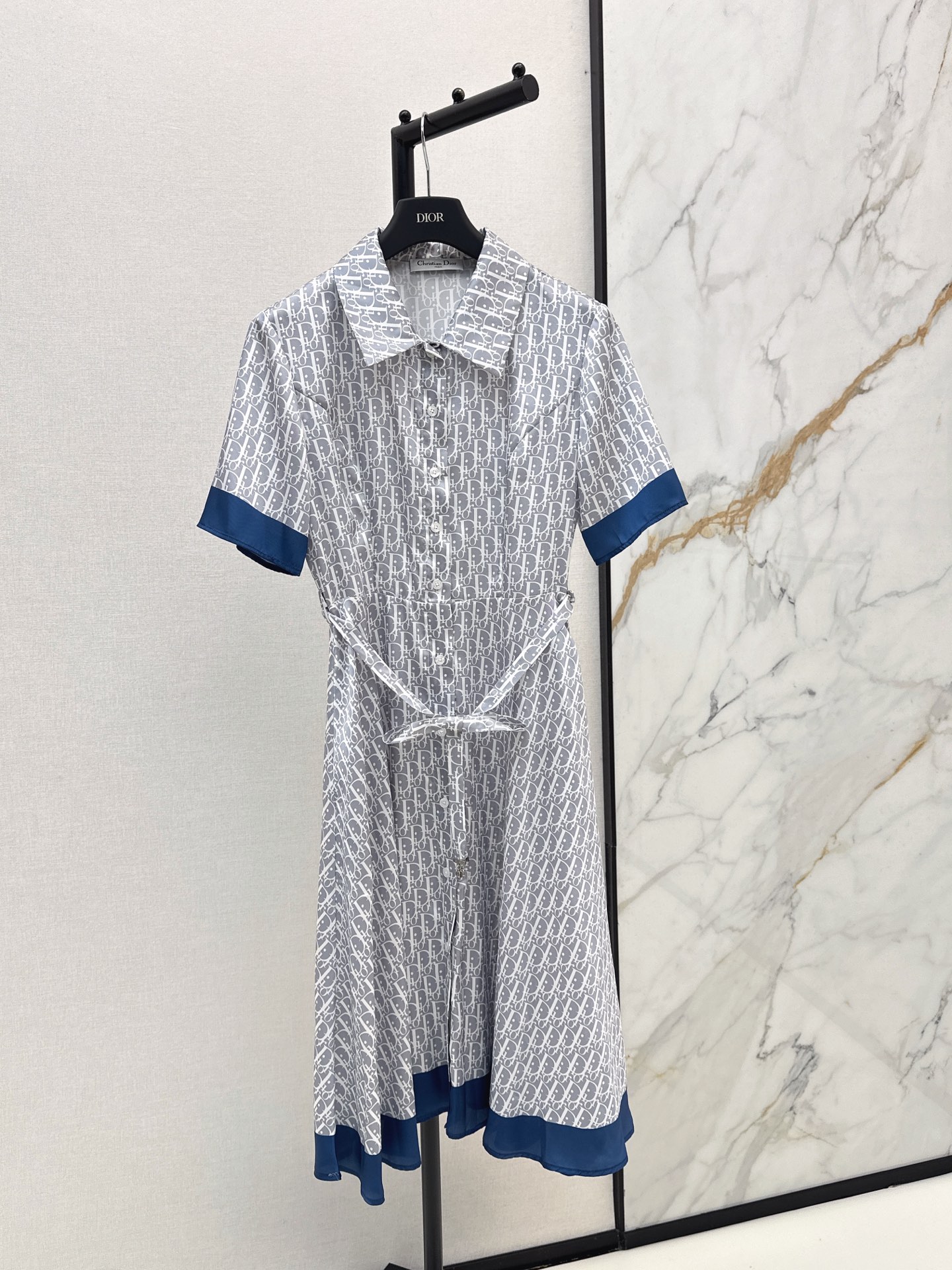 NO:878057,CD 26Ss————The latest spring and summer logo presbyopia long dress is fashionable, low-key, luxurious and high-end!  The style is versatile and easy to match. Customized polyester blended fabric with good drape. Suitable for summer wear. Available in stock in one color, sml,,skirts,19860909CD 26Ss————春夏最新款logo老花长款连衣裙时髦低调气质又奢华高级！版型百搭不挑人 定制聚脂混纺面料 垂坠感很好 适合夏日穿搭 一色现货发售sml,,skirts,,Women's clothing