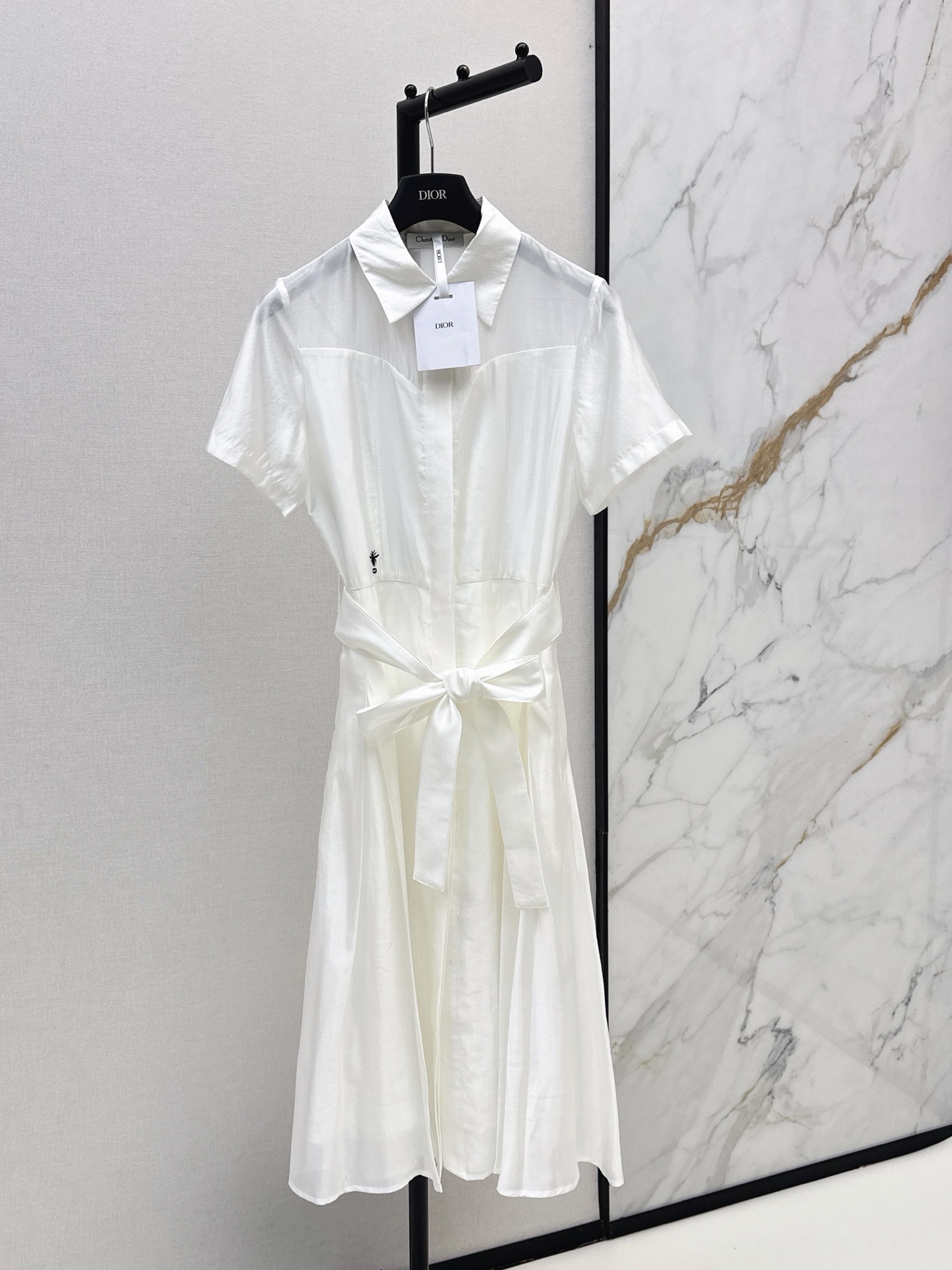 NO:885946,CD 26Ss————The latest spring and summer bee embroidered long dress is fashionable, low-key, luxurious and high-end. The version is versatile and not picky. The customized fabric has good texture. One color sml,,skirts,19860909CD 26Ss————春夏最新款蜜蜂刺绣长款连衣裙时髦低调气质又奢华高级 版型百搭不挑人 定制面料质感很好 一色sml,,skirts,,Women's clothing