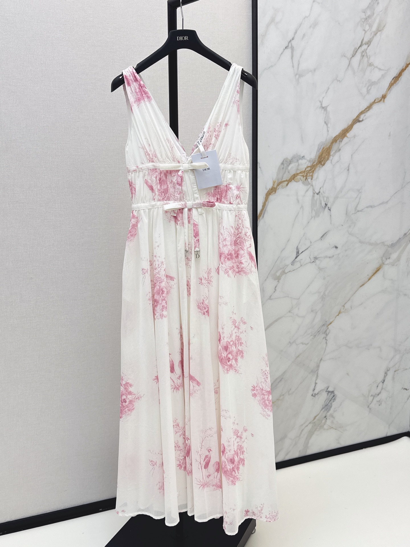 NO:887281,CD 26Ss————The latest spring and summer floral pattern sleeveless dress is fashionable, low-key, luxurious and high-end. The version is versatile and not picky. Customized cotton fabric. One color smlxl,,skirts,19860909CD 26Ss————春夏最新款花卉图案无袖连衣裙时髦低调气质又奢华高级 版型百搭不挑人 定制全棉面料 一色smlxl,,skirts,,Women's clothing