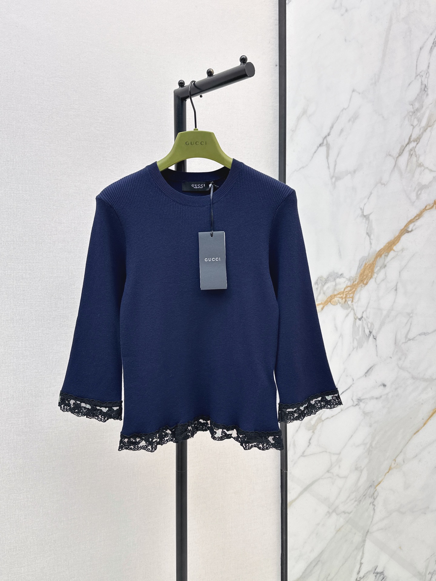 NO:887413,Gu 26Ss————The latest spring and summer lace splicing knitted three-quarter sleeve top with round neck design. The lace on the hem and cuffs is super detailed. The fabric is soft and skin-friendly. It can be worn alone or layered. The layering effect of layered coat is perfect. The version is slim and comfortable. It can be easily used for commuting and leisure. It is a practical and fashionable versatile item. Two-color sml,,19860909Gu 26Ss————春夏最新款蕾丝拼接针织七分袖上衣圆领设计 下摆和袖口蕾丝花边超有细节感 面料柔软亲肤 单穿or内搭都很OK 叠穿大衣层次感满分 版型显瘦又舒适 通勤休闲都能轻松驾驭 是实用又时髦的百搭单品 两色sml,,,Women's clothing
