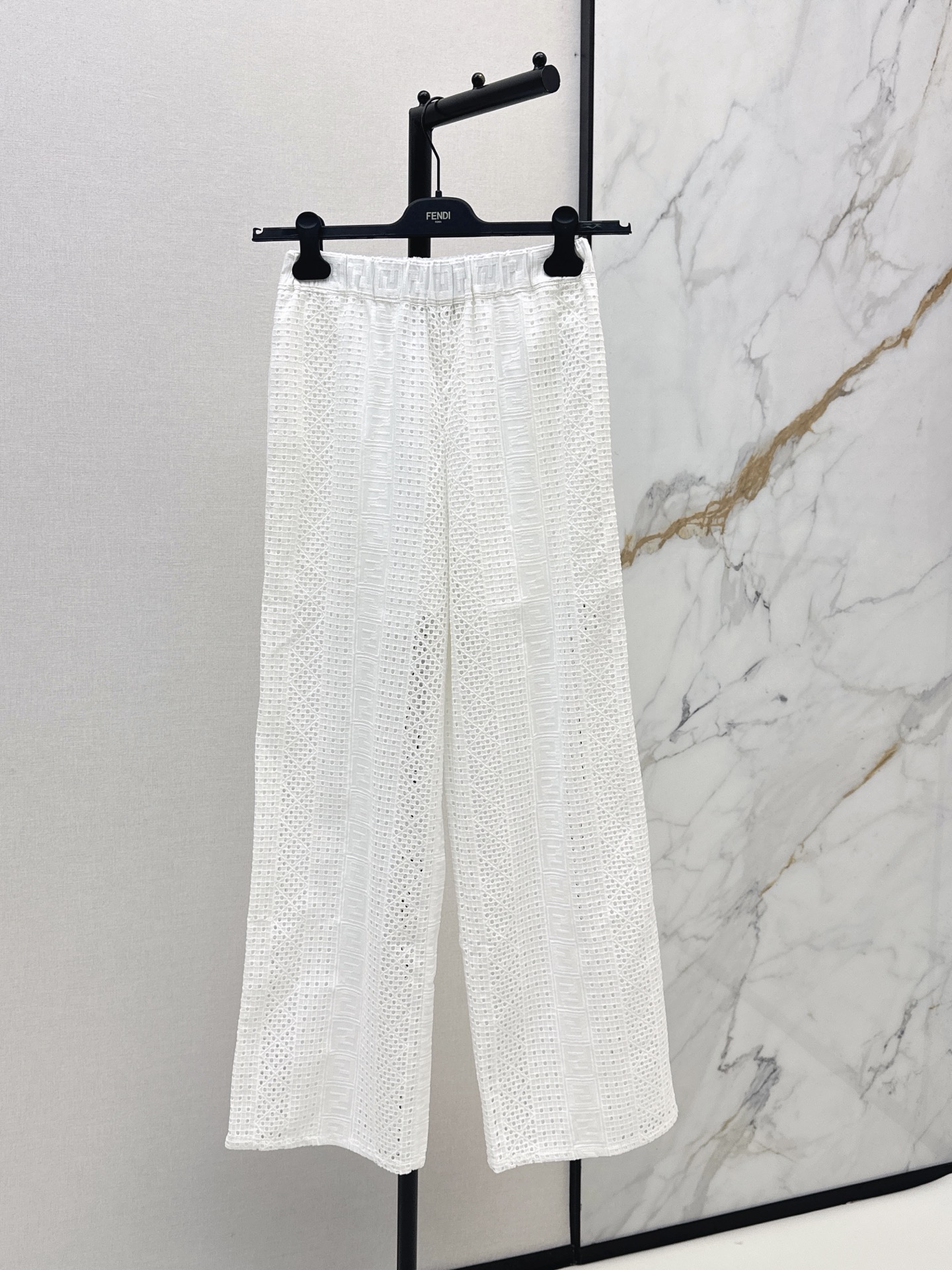 NO:890853,FD 26Ss————The latest lace water-soluble flower hollow suit for spring and summer. Micro-perspective. Sexy hollow water-soluble flower. It makes a girl’s heart burst. It doesn’t look too good. It has a looming feeling. Solid color body. Classic logo. Three-dimensional cutting process. Versatile and not picky. Suitable for babies of all shapes. Two colors are separated. sml,,19860909FD 26Ss————春夏最新款蕾丝水溶花镂空套装 微透视 气质性感镂空水溶花 少女心爆棚 简直不要太好看 有种若隐若现的感觉 纯色衣身 经典标志 立体剪裁工艺 百搭不挑人 适合各种身材的宝宝们穿搭 两色分开发 sml,,,Women's clothing