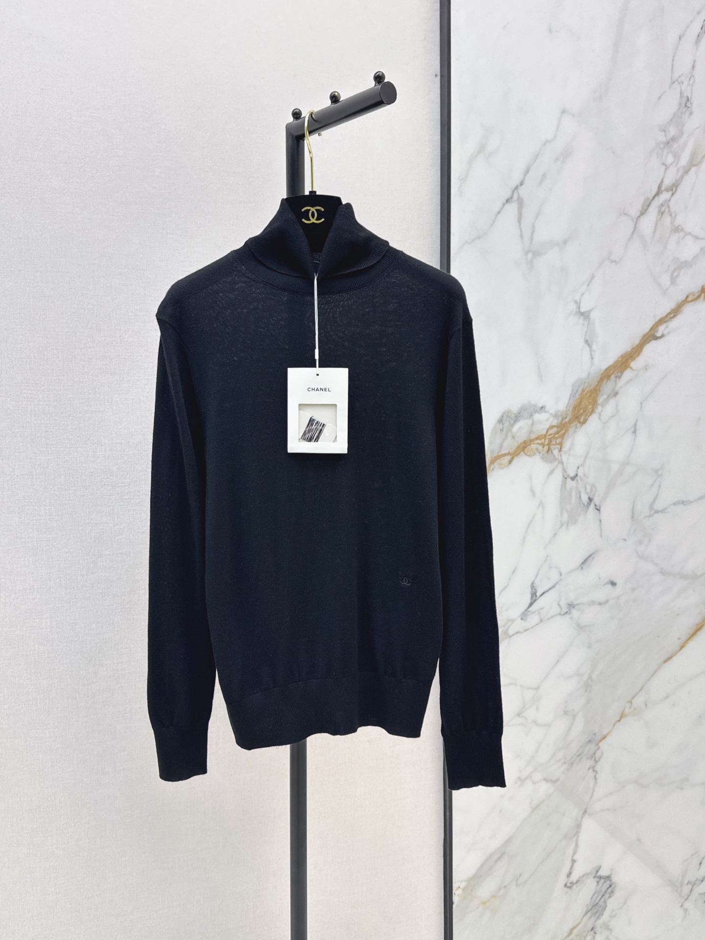 NO:892475,C Home 26Ss————The latest handmade workshop series in spring and summer with embroidered logo turtleneck wool blended soft and skin-friendly wool hem embroidered logo embellishment simple and exquisite with a sense of design two-color sml,,chanel,19860909C家 26Ss————春夏最新款手工坊系列刺绣logo高领羊毛衫羊毛混纺柔软亲肤羊毛 下摆 刺绣logo点缀 简约精致又有设计感 两色sml,,chanel,,Women's clothing