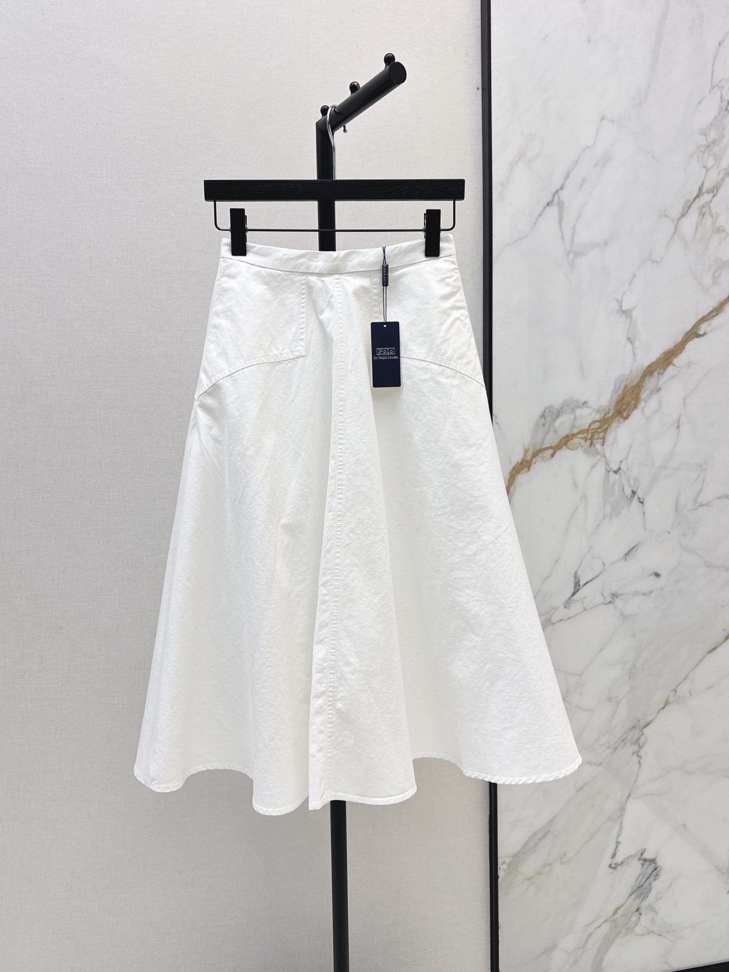 NO:910241,RL 26Ss————The latest umbrella-shaped high-waisted skirt in early autumn is recommended for god-level skirts. It is very popular. It is made of cotton with elastic thread stitching. It perfectly modifies the waist shape. The upper body is like supermodel legs. It looks very tall. It is excellent no matter what it is paired with. The skirt is very large. It is three-dimensional and stylish. It is fashionable. One color sml,,skirts,19860909RL 26Ss———早秋最新款伞状高腰半裙神级半裙推荐 超高人气 松紧螺纹拼接棉质设计 完美的修饰腰型 上身就是超模腿 很显高 无论搭配什么都出色 裙摆用量很足 立体有型 敲时髦 一色sml,,skirts,,Women's clothing