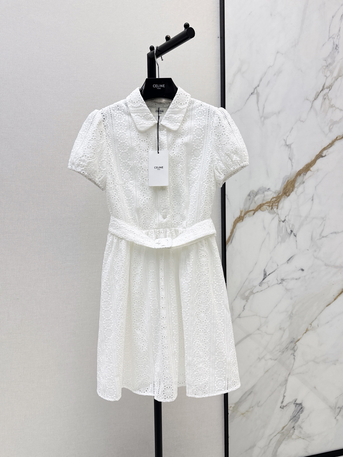 NO:910882,South France vacation style outfit Ce 26Ss————The latest hollow water-soluble embroidered dress for spring and summer, shirt collar, puff short sleeves, waist pleated umbrella skirt, retro palace style, super beautiful upper body, age-reducing elegant girly style, white and rich beauty must wear one color sml,,skirts,shirts,T-shirt,19860909南法度假风穿搭 Ce 26Ss————春夏最新款镂空水溶绣花连衣裙衬衫领泡泡短袖 收腰褶裥伞裙摆复古宫廷风 上身超美 减龄优雅少女风 白富美必入 一色sml,,skirts,shirts,T-shirt,,Women's clothing