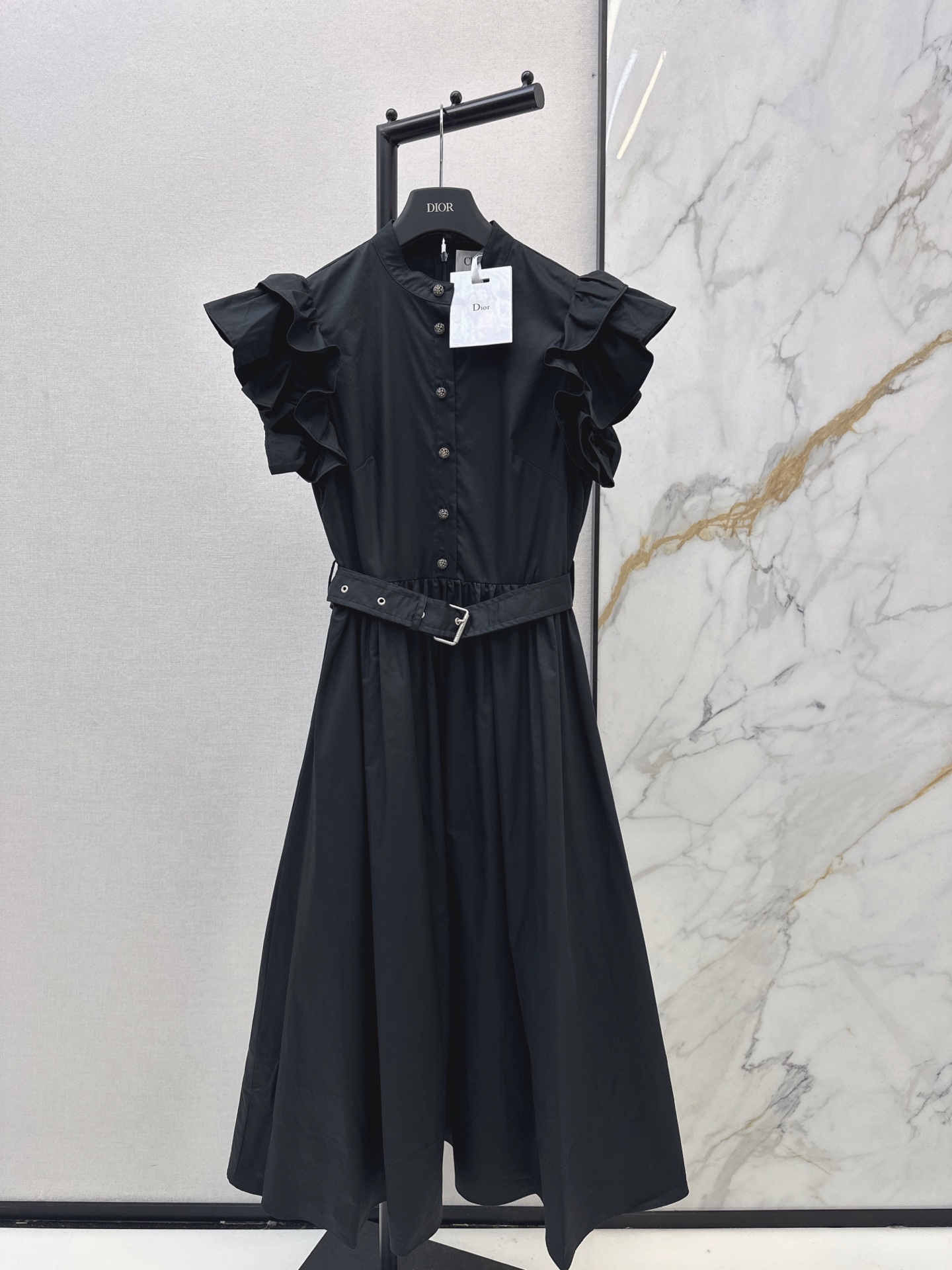 NO:922167,CD 26Ss——Early autumn’s latest long dress with ruffled stand-up collar and pleated lace flying sleeves. The retro palace style has a sweet and salty temperament. The upper body is super beautiful~~ The waist-cinching large skirt brings a sense of elegance and gorgeousness. One color sml,,skirts,19860909CD 26Ss———早秋最新款荷叶边立领长款连衣裙定位褶皱花边飞袖 复古宫廷风可甜可盐气质 上身超美～～收腰大裙摆自带优雅华丽感 一色sml,,skirts,,Women's clothing