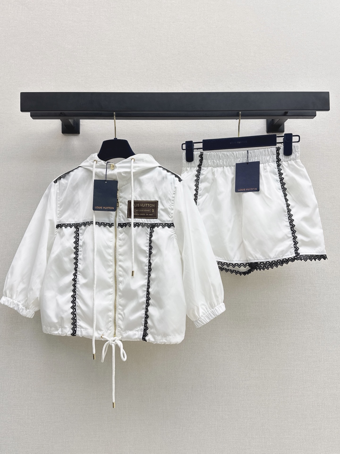 NO:923567,Ljia 26Ss——The latest spring and summer lace splicing suit is fashionable, low-key, luxurious and high-end. The version is versatile and not picky. Original customized technical fabrics. Two-color SML jackets, Louis Vuitton, jackets & coats,19860909L家 26Ss———春夏最新款蕾丝拼接套装时髦低调气质又奢华高级 版型百搭不挑人 原版定制科技面料 两色sml 外套,,louis vuitton,jackets & coats,,Women's clothing