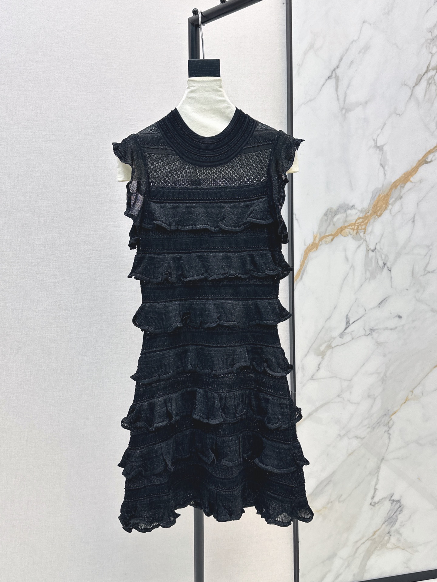 NO:932921,Korean girl group style Ch～E 26Ss————The latest tiered cake knitted dress in early autumn. Customized yarn is light and stress-free. The style is energetic and age-reducing. Proper Korean girl group fashion sense. It looks good with any combination. It can be used for daily life or vacation. Three-color sml,,skirts,19860909韩系女团风 Ch～E 26Ss————早秋最新款层叠蛋糕针织连衣裙 定制纱线轻盈没有压力 风格活力减龄 妥妥的韩系女团时髦感 随意搭配都好看 日常或者度假皆可 三色sml,,skirts,,Women's clothing