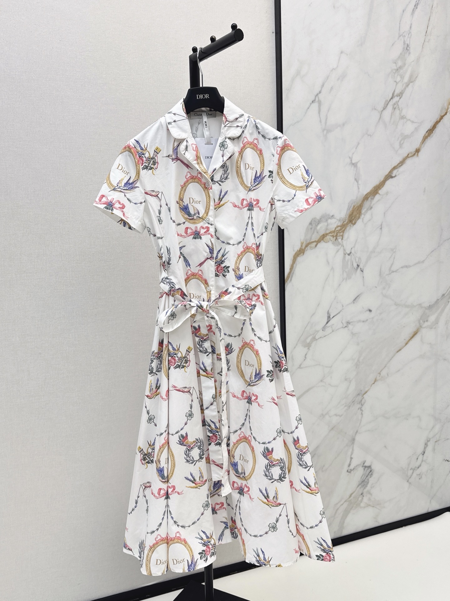 NO:945397,CD 26Ss - the latest long dress with floral pattern printing in early autumn. Positioned and penetrated printing. Low-key luxury three-dimensional tailoring. Streamlined line design. Noble and elegant yet full of gentle and intellectual temperament. Imported special materials. You will be amazed when you receive it. The texture of customized fabrics is amazing. One color smlxl,,skirts,19860909CD 26Ss———早秋最新款花卉图案印花长款连衣裙定位渗透印花 低调奢华立体剪裁 精简线条感设计 高贵典雅又尽显温柔知性的气质 进口特殊材质 收到手会很惊艳 定制面料质感超赞 一色smlxl,,skirts,,Women's clothing
