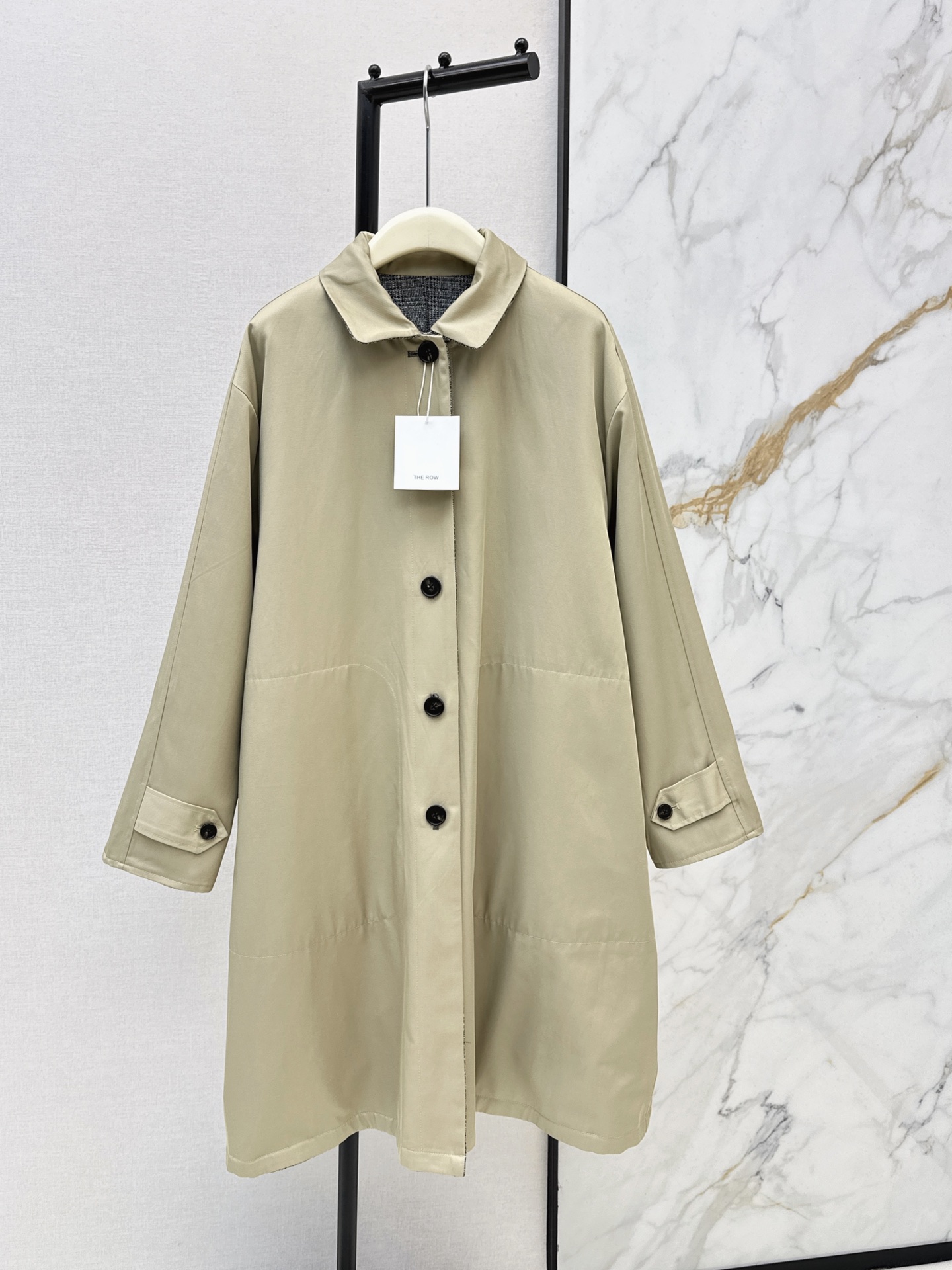 NO:952985,The same style as the star Row 26Ss————The latest long windbreaker with double-sided design in early autumn. One side is classic khaki and one side is wool plaid fabric. The two sides can be switched freely. Two different styles. Double-layered thickening to keep warm. The upper body has its own aura and full of fashion. One color sml,,19860909明星同款 Row 26Ss————早秋最新款双面穿设计长款风衣 一面经典卡其色 一面羊毛格子面料 两面自由切换 两种不一样的风格 双层加厚保暖 上身自带气场 时髦感拉满 一色sml,,,Women's clothing