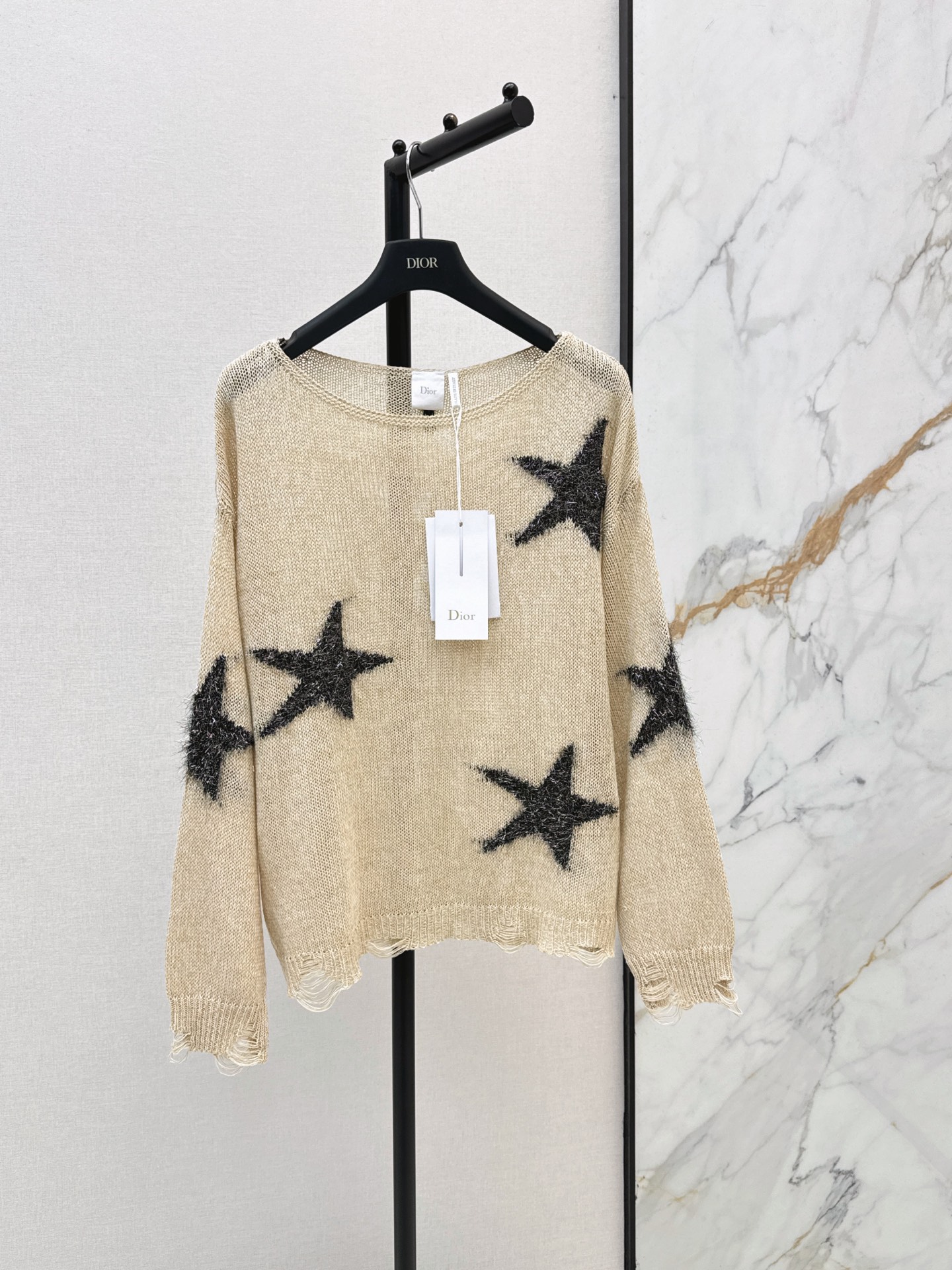 NO:956365,CD 26Ss - the latest early autumn five-pointed star jacquard pattern round neck long-sleeved sweater with star jacquard pattern all over the body. The fabric has a subtle glitter texture. It can be easily used for daily commuting and vacation. Fashionable and practical. Three-color sml,,19860909CD 26Ss———早秋最新款五角星提织图案圆领长袖针织衫衣身满布星星提花图案 面料带细微闪光质感 日常通勤度假都能轻松驾驭 时髦又实用 三色sml,,,Women's clothing