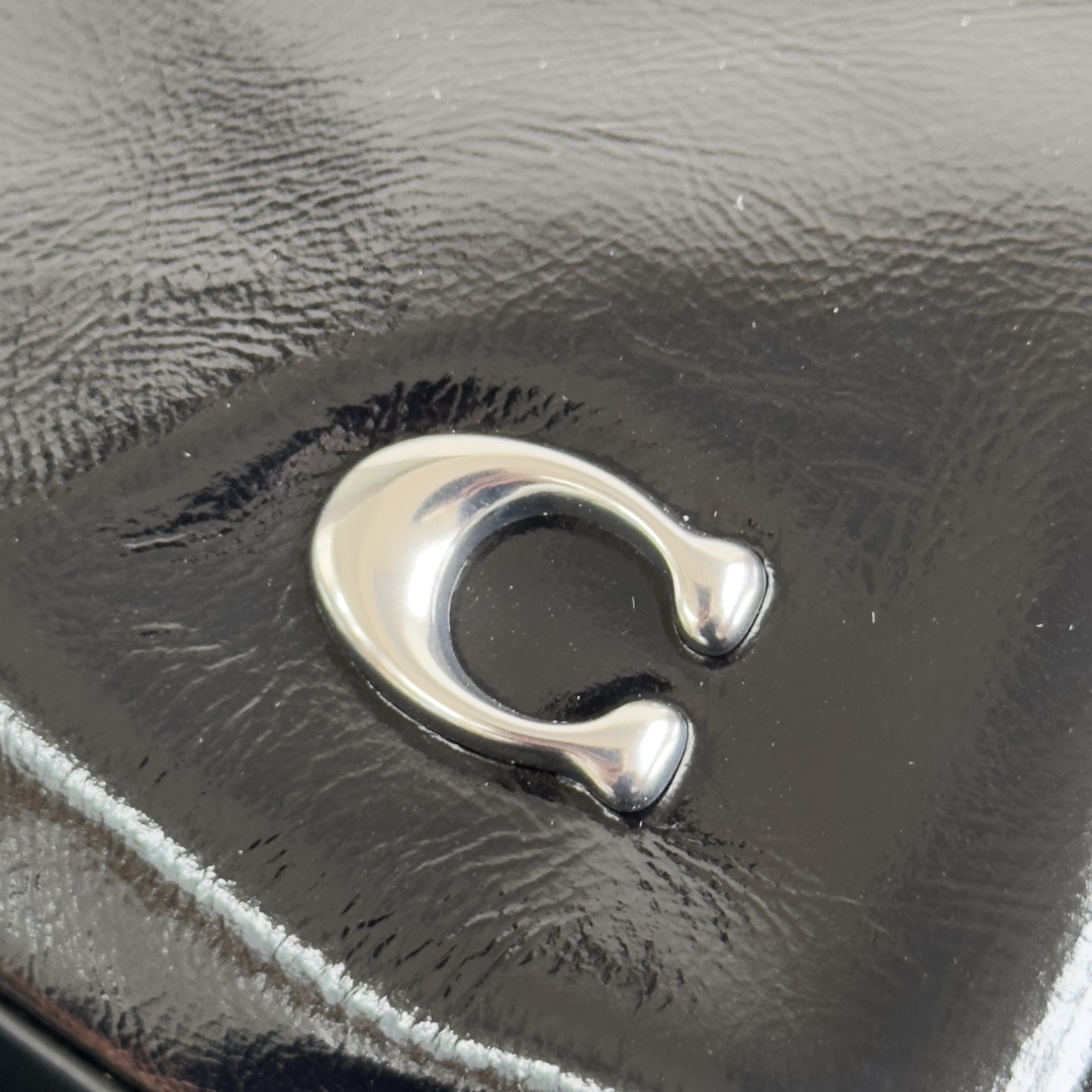 Coach Authentic details