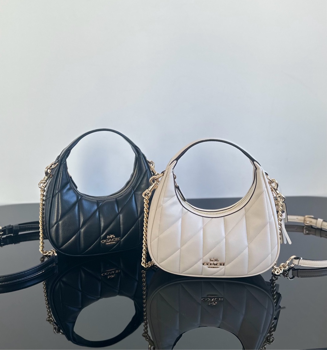 Coach ～原Coach 蔻驰 Carmen系列 CY710 新款月牙包2色 配有可调节式肩带