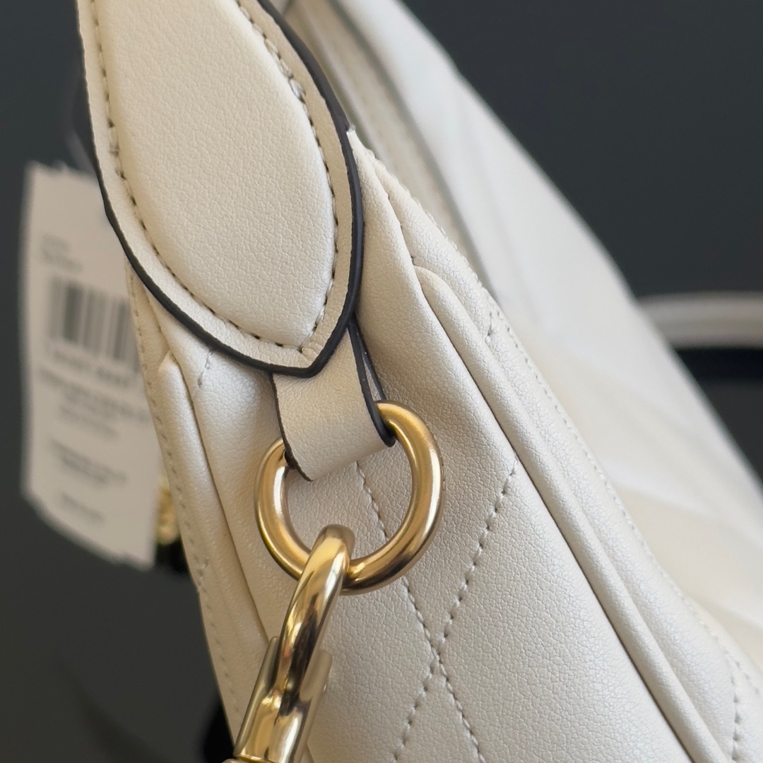 Coach ～原Coach 蔻驰 Carmen系列 CY710 新款月牙包2色 配有可调节式肩带