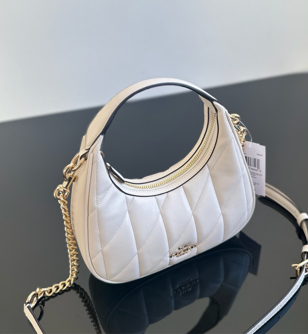 Coach ～原Coach 蔻驰 Carmen系列 CY710 新款月牙包2色 配有可调节式肩带