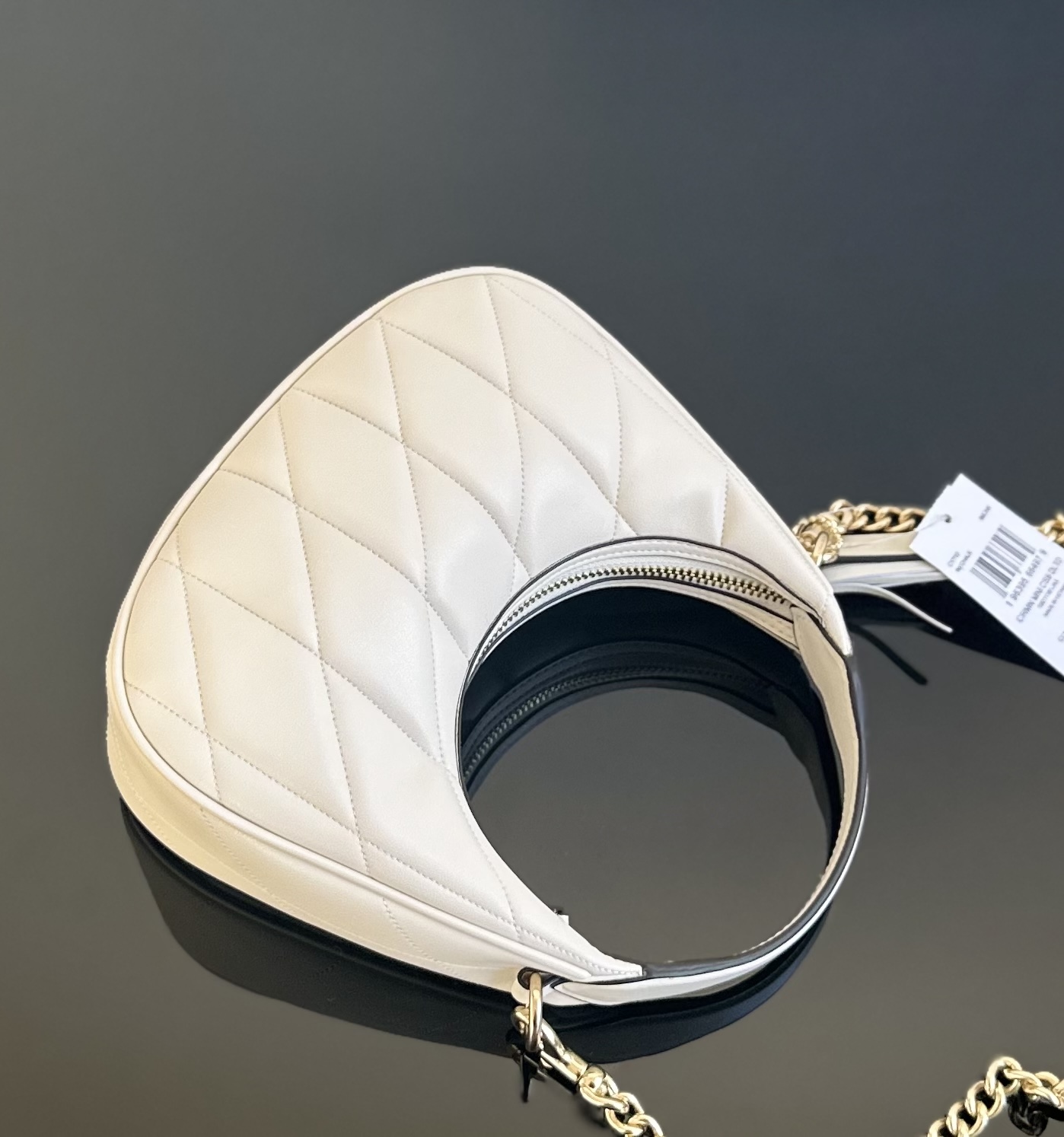Coach ～原Coach 蔻驰 Carmen系列 CY710 新款月牙包2色 配有可调节式肩带