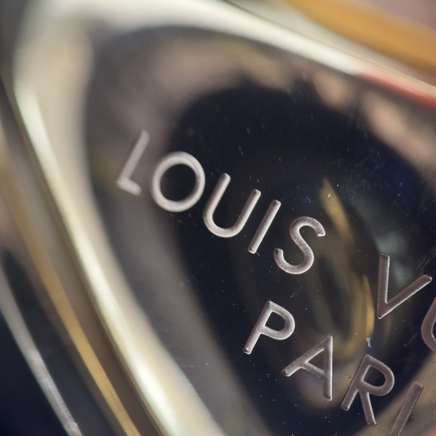 Louis Vuitton Gold-Tone Metal Hardware for Luxury Bags - Authentic Quality 8 i1752825386407 3201 0 6