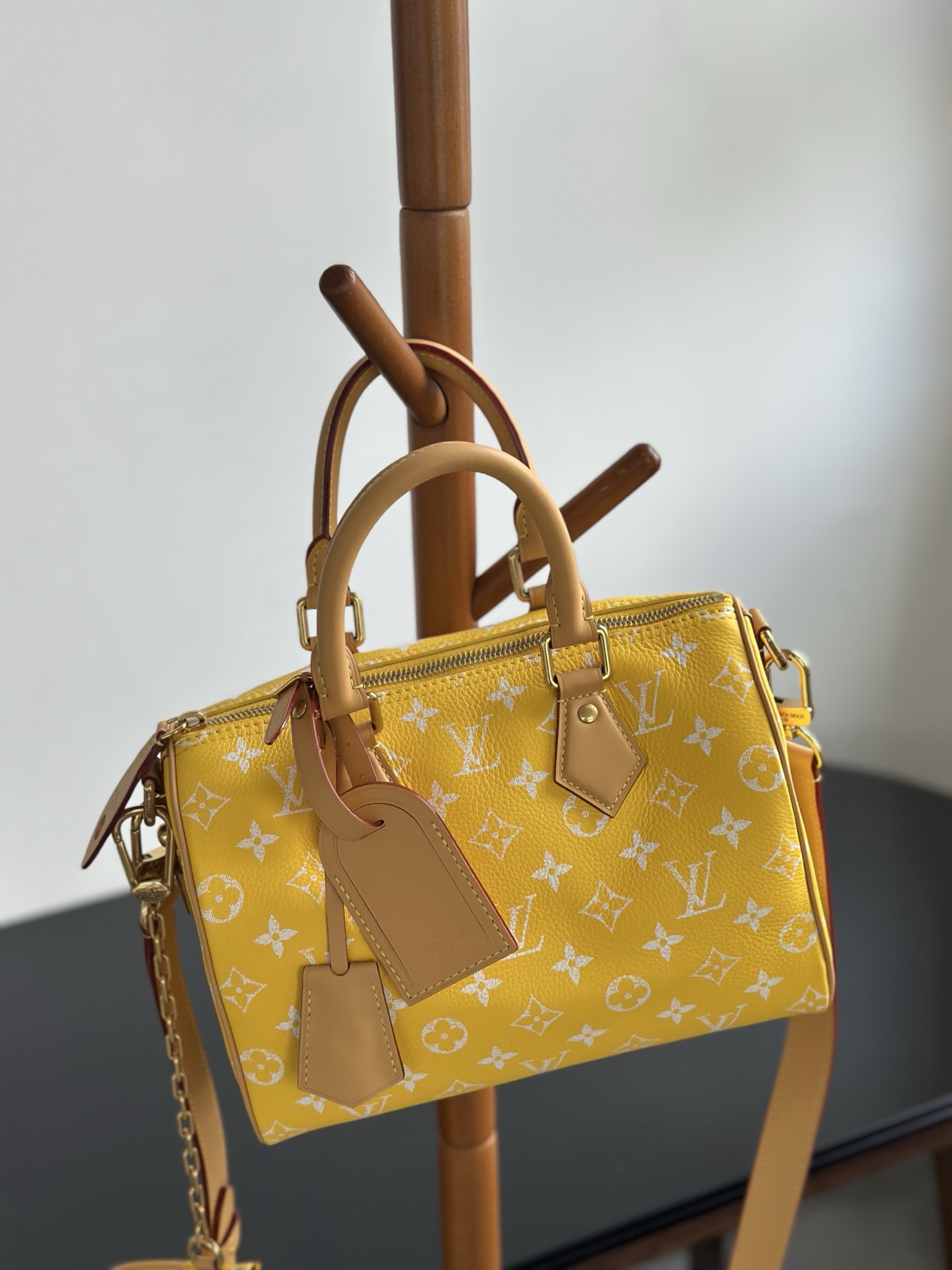 Louis Vuitton Speedy Bandoulière 25 Yellow Monogram Leather Satchel 4 i1753340703226 4866 0 3