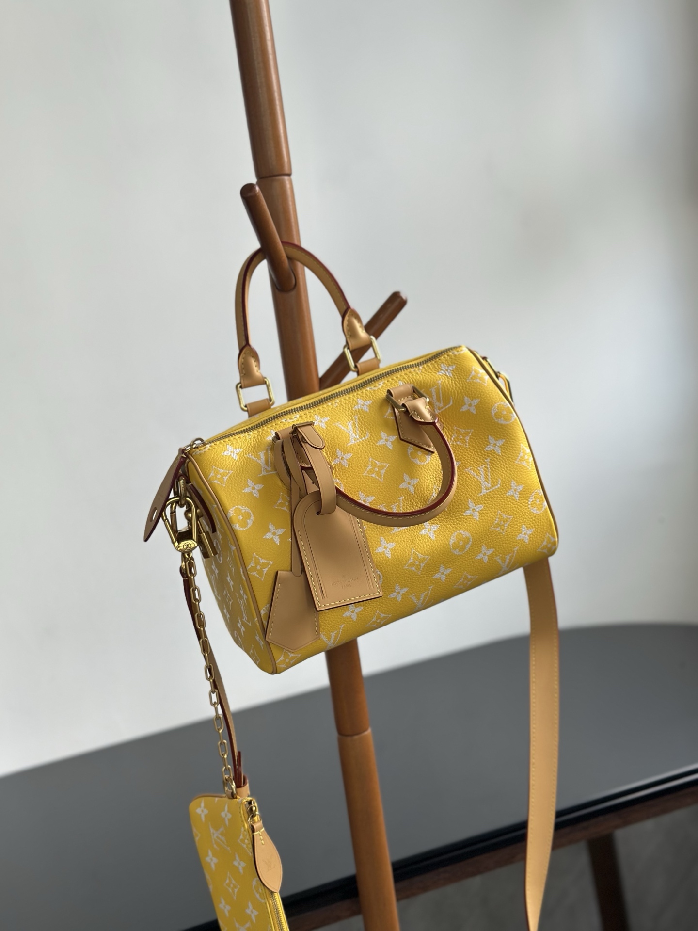 Louis Vuitton Speedy Bandoulière 25 Yellow Monogram Leather Satchel 5 i1753340704415 8325 0 4