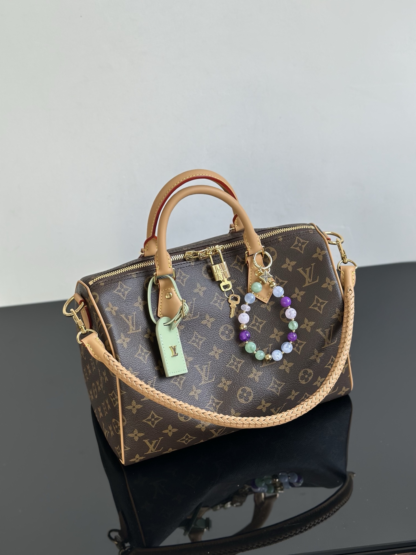 Louis Vuitton Speedy 30: Iconic Monogram Canvas, Versatile Travel & Everyday Bag 4 i1753606053495 9881 0 2