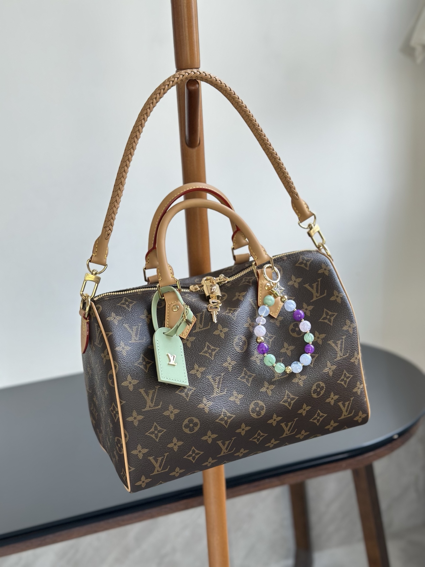 Louis Vuitton Speedy 30: Iconic Monogram Canvas, Versatile Travel & Everyday Bag