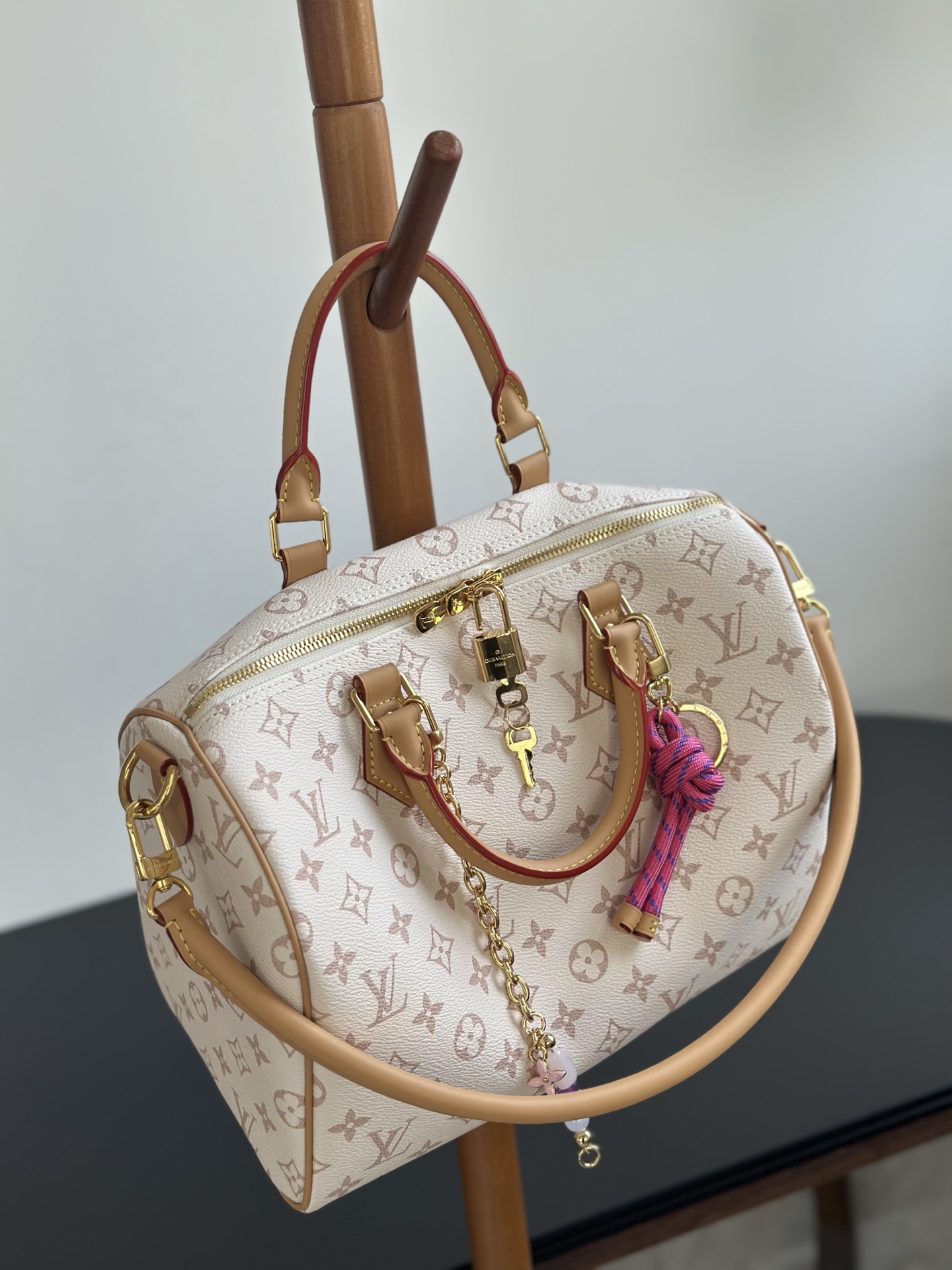 Louis Vuitton Speedy Soft 30 Lucky White Monogram Dune Canvas Handbag 4 i1754719279151 3840 0 3