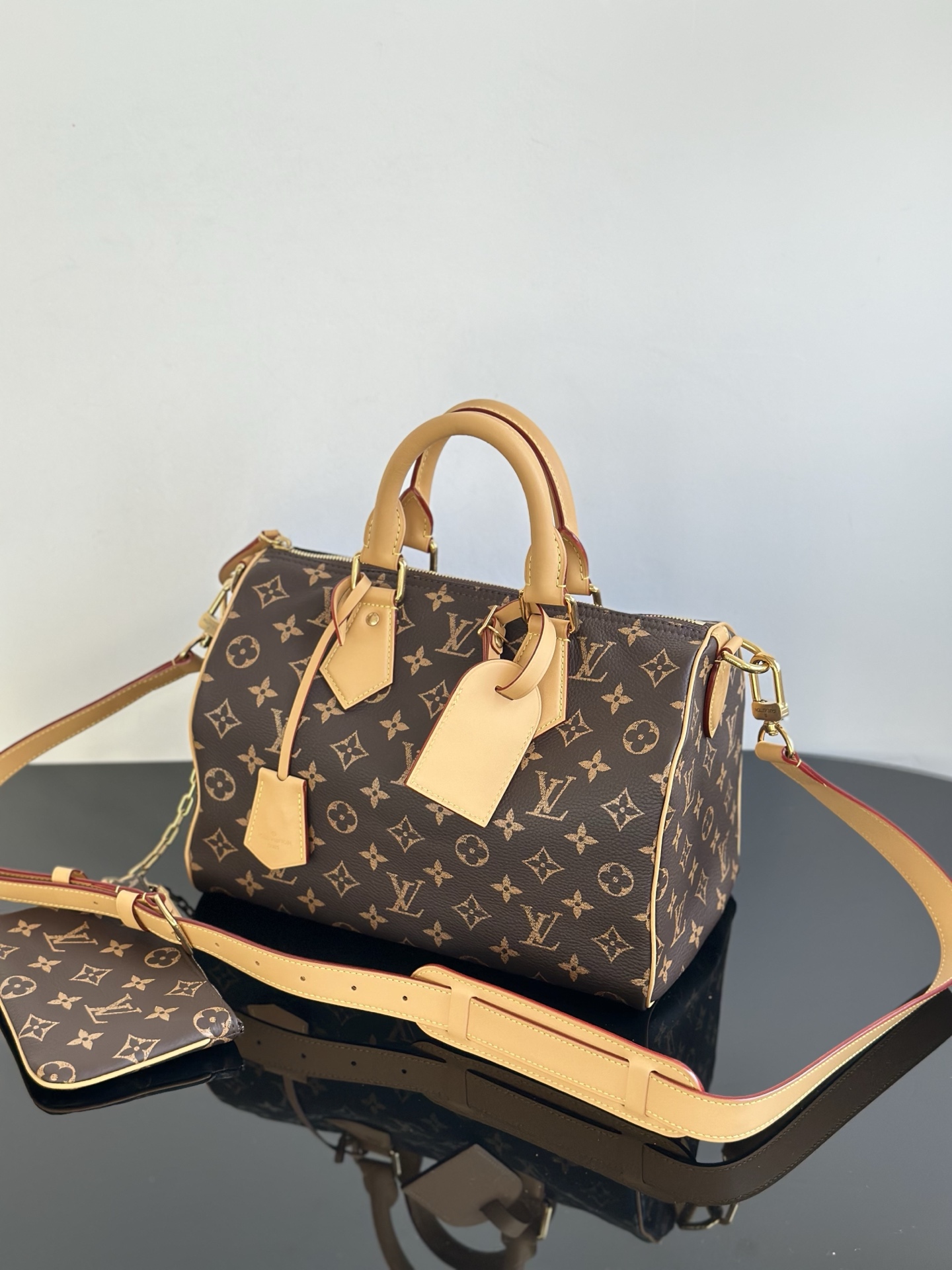 Louis Vuitton Speedy Bandoulière 30 Monogram Leather Handbag 4 i1756276969011 3678 0 2